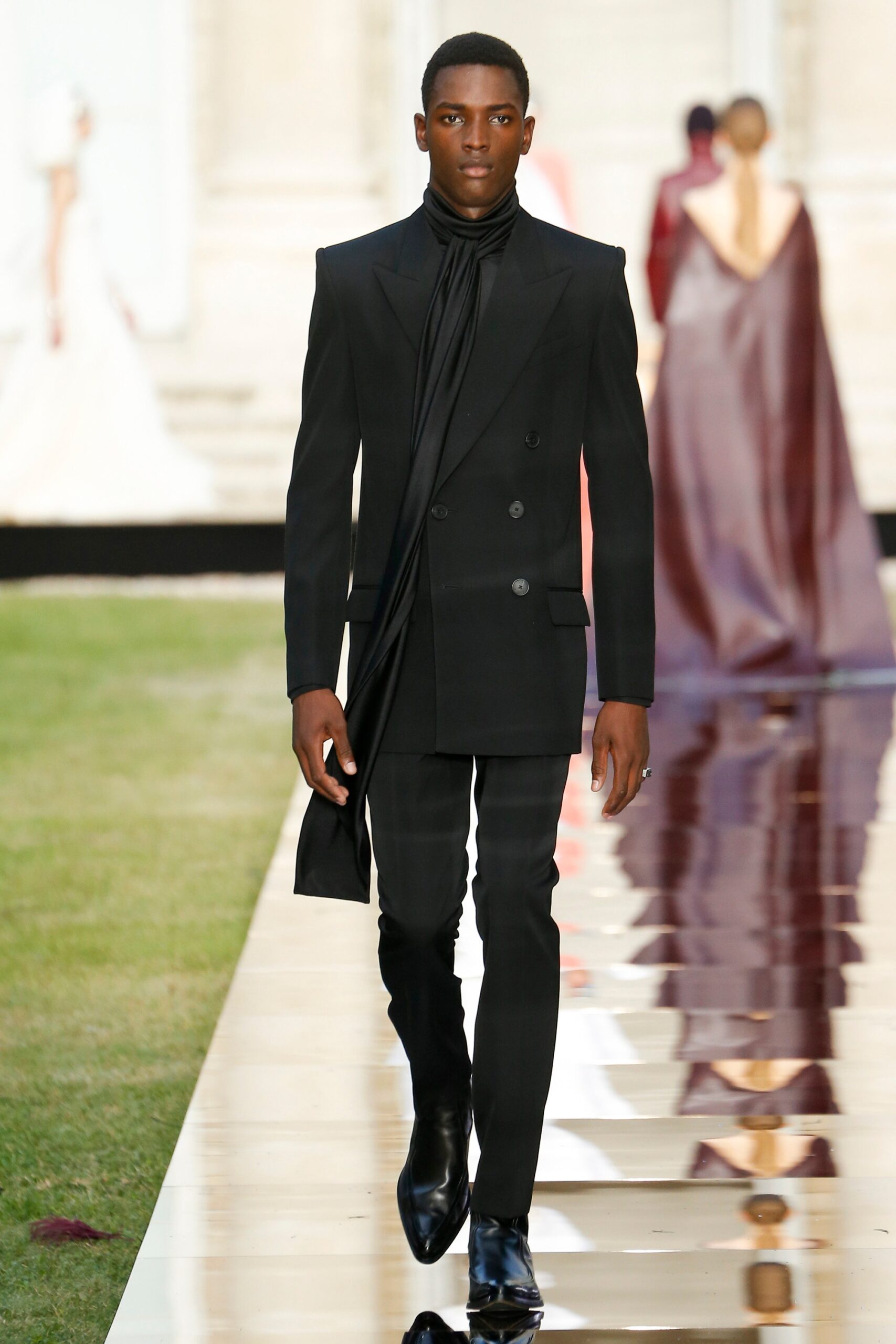 Givenchy F/W 18 Couture Look 4