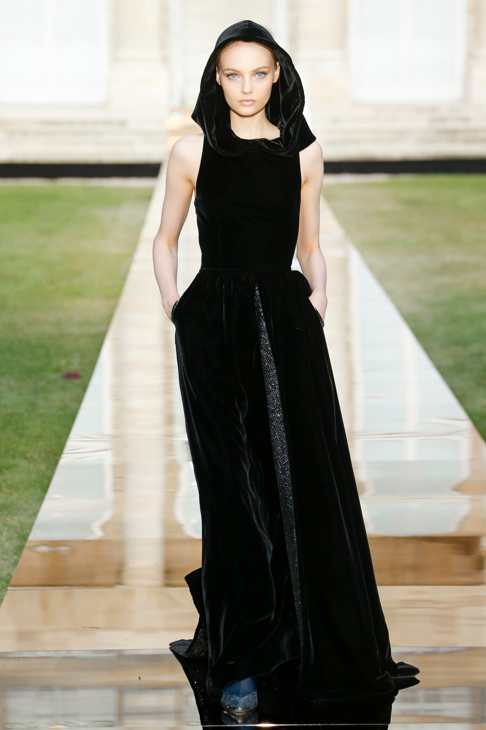 Givenchy F/W 18 Couture Look 8
