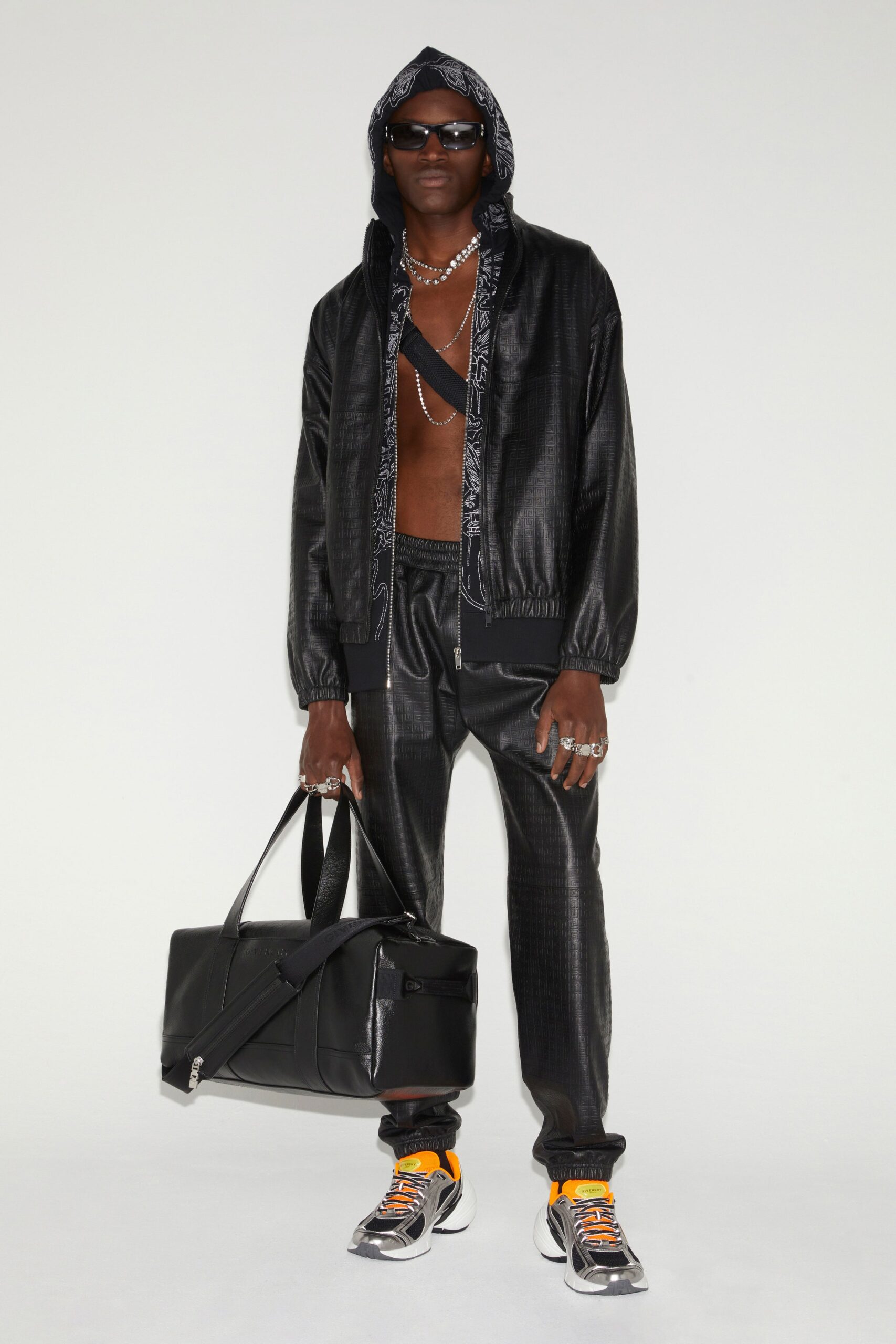 Givenchy F/W 23 Look 21