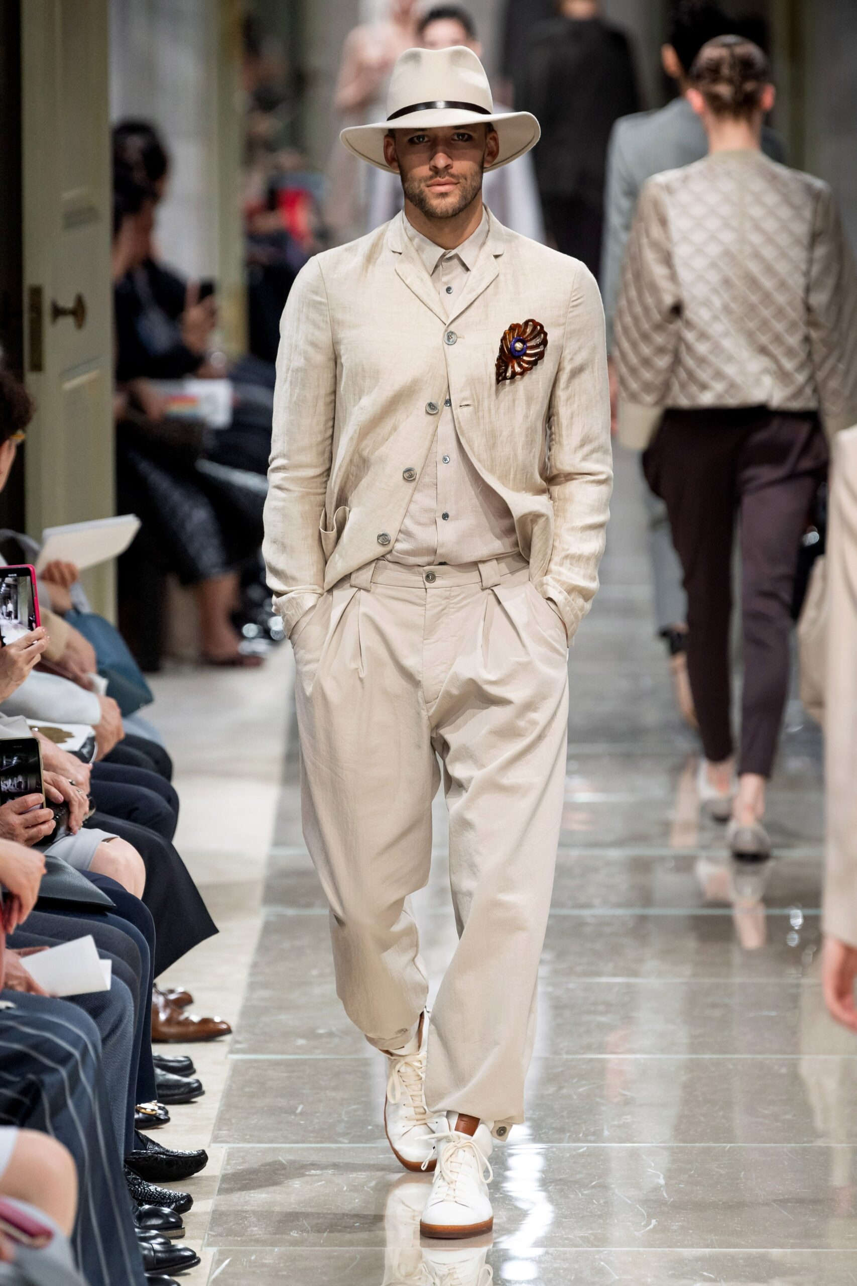 Giorgio Armani Resort 20 Look 30