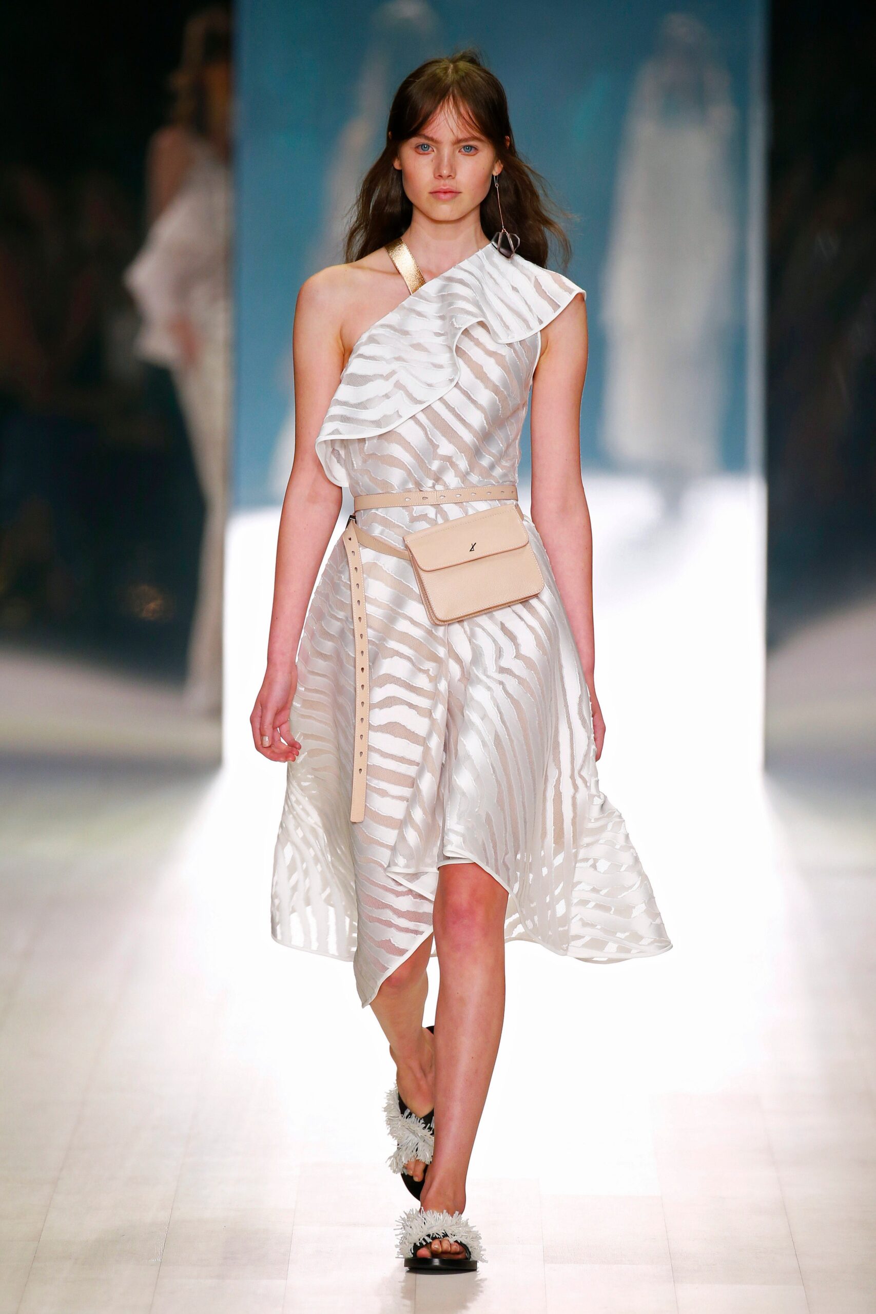 Ginger & Smart Australia Resort 17 Look 4