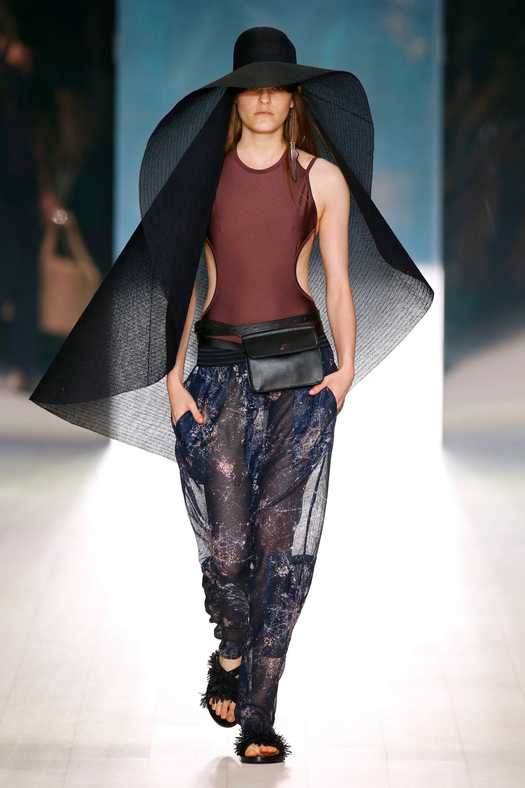 Ginger & Smart Australia Resort 17 Look 18