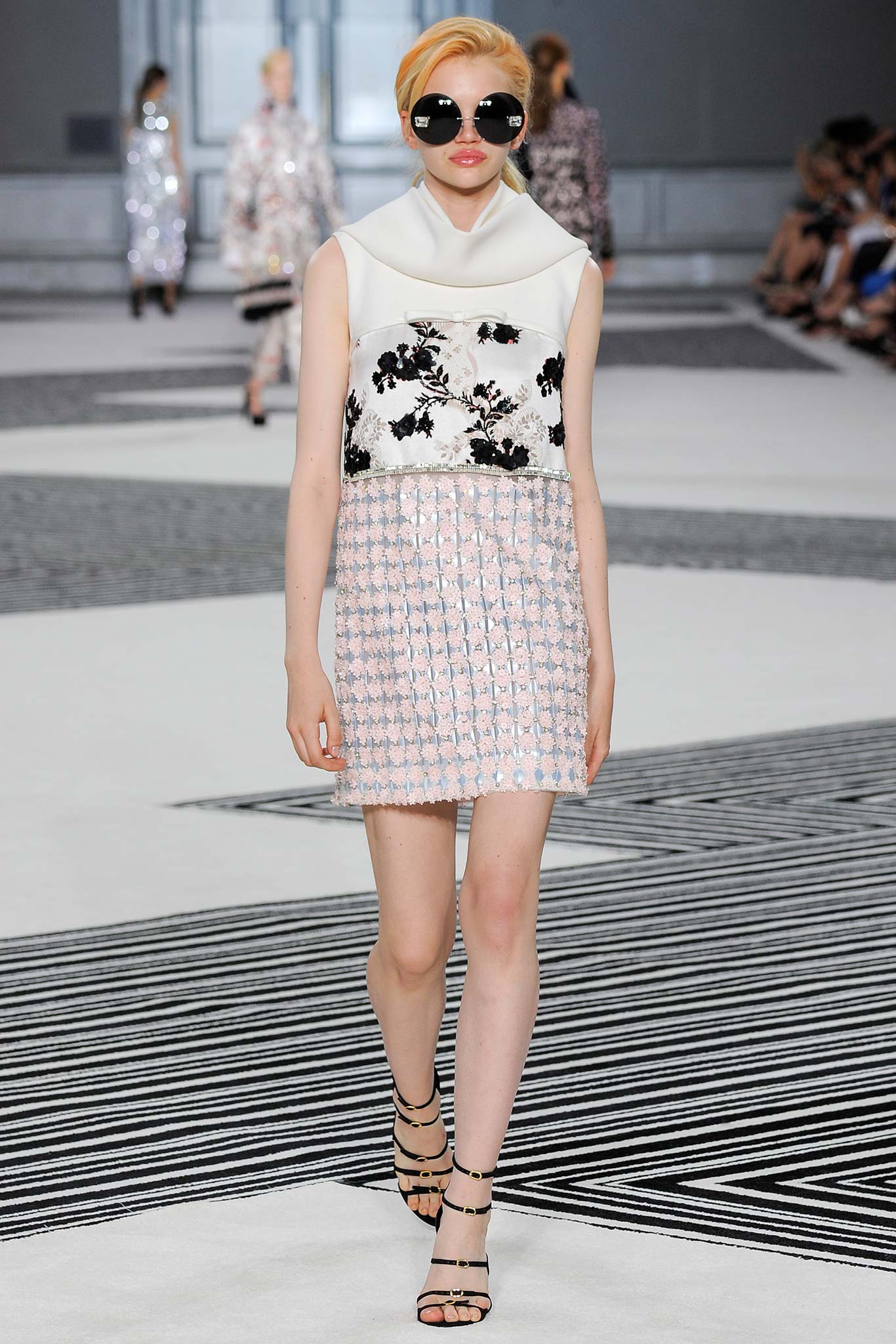 Giambattista Valli F/W 15 Couture Look 16