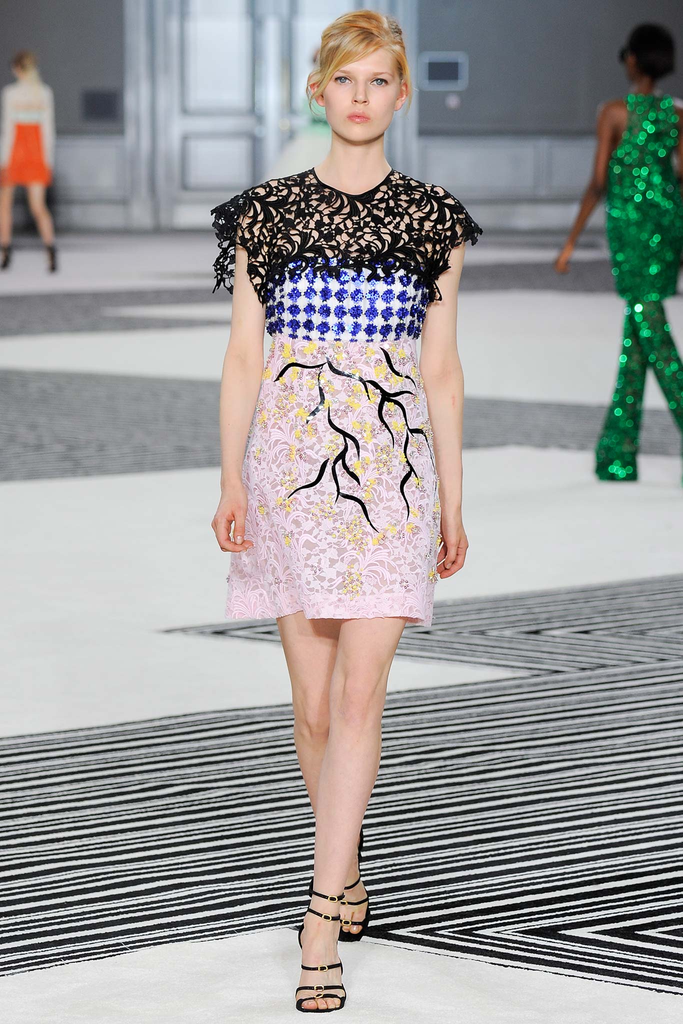 Giambattista Valli F/W 15 Couture Look 26