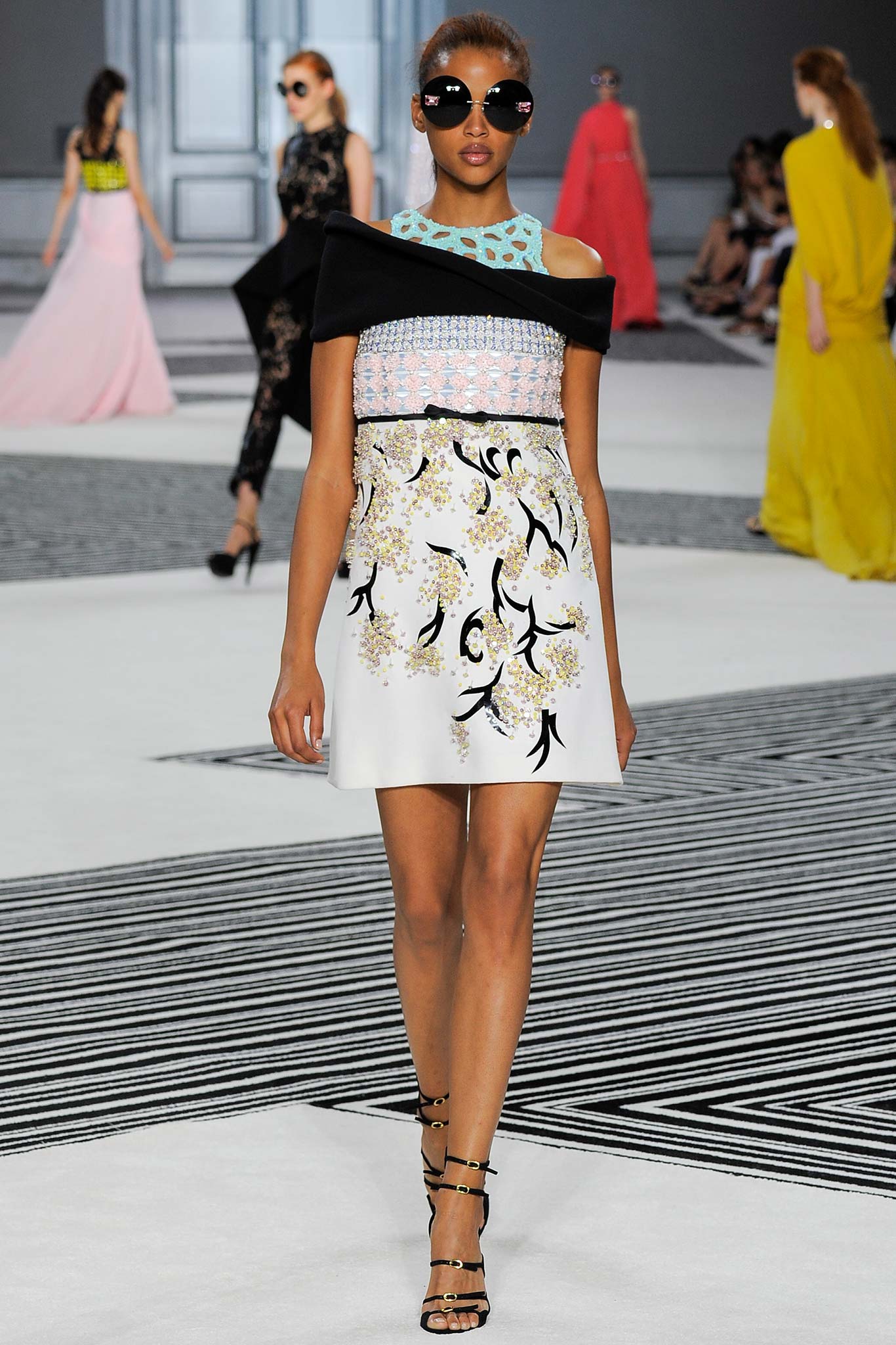 Giambattista Valli F/W 15 Couture Look 31