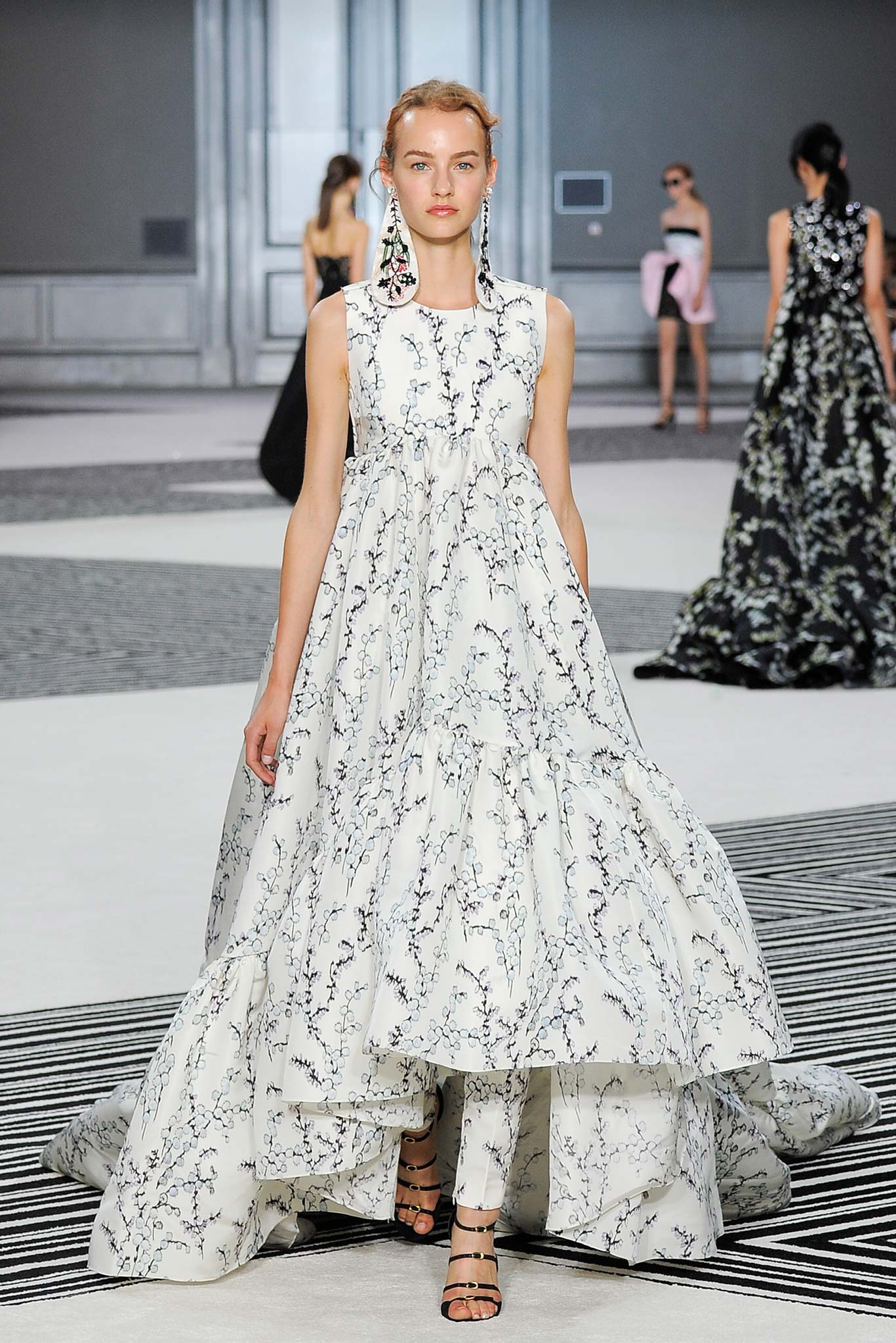 Giambattista Valli F/W 15 Couture Look 36