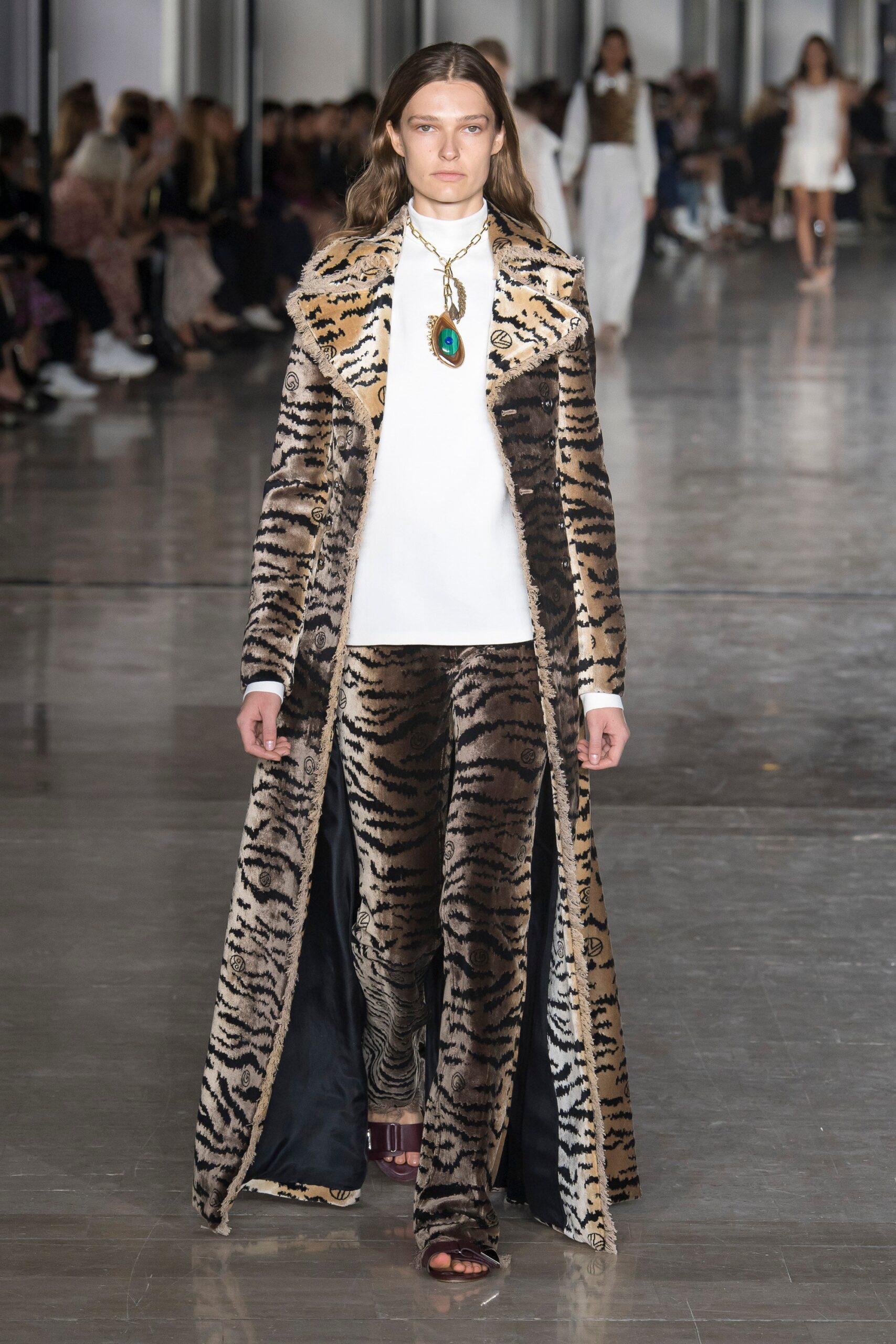 Giambattista Valli S/S 19 Look 3