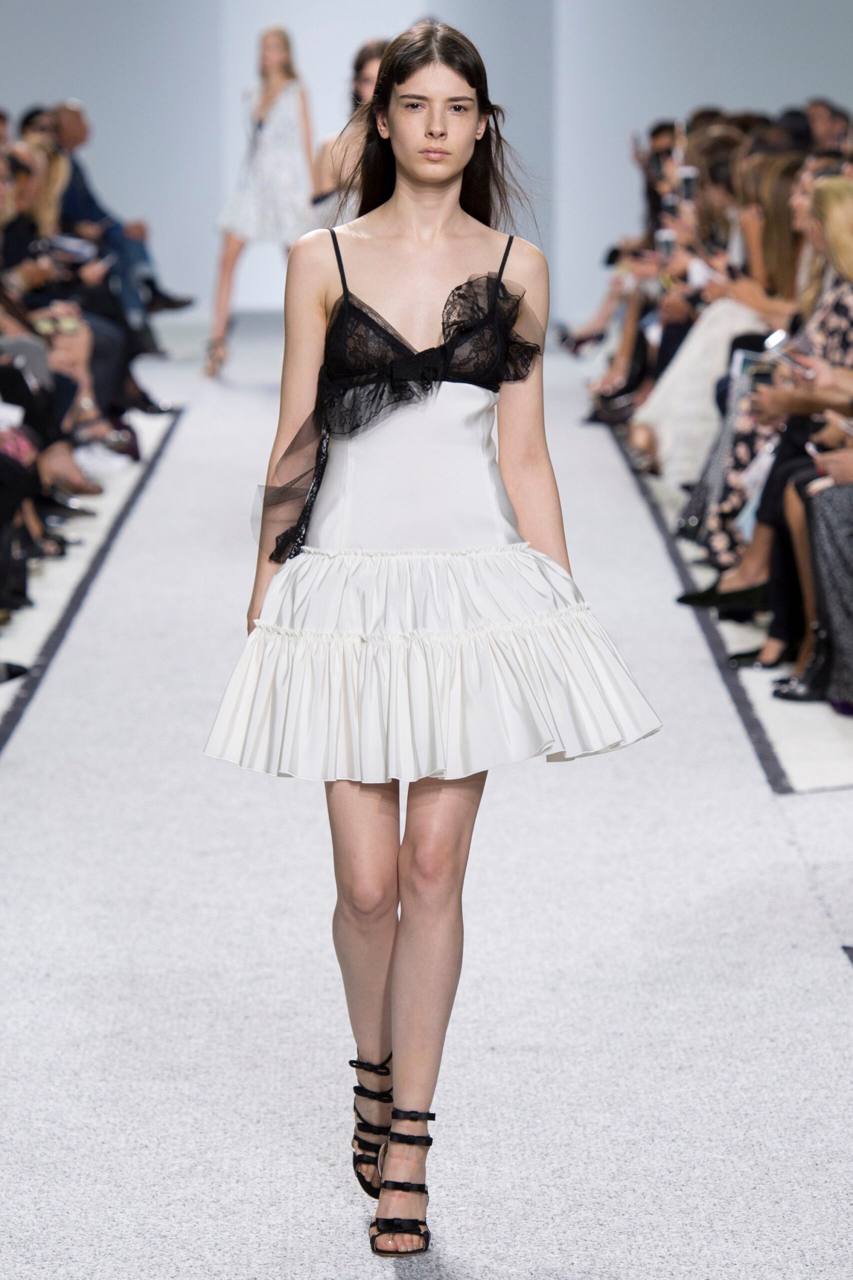 Giambattista Valli S/S 17 Look 4