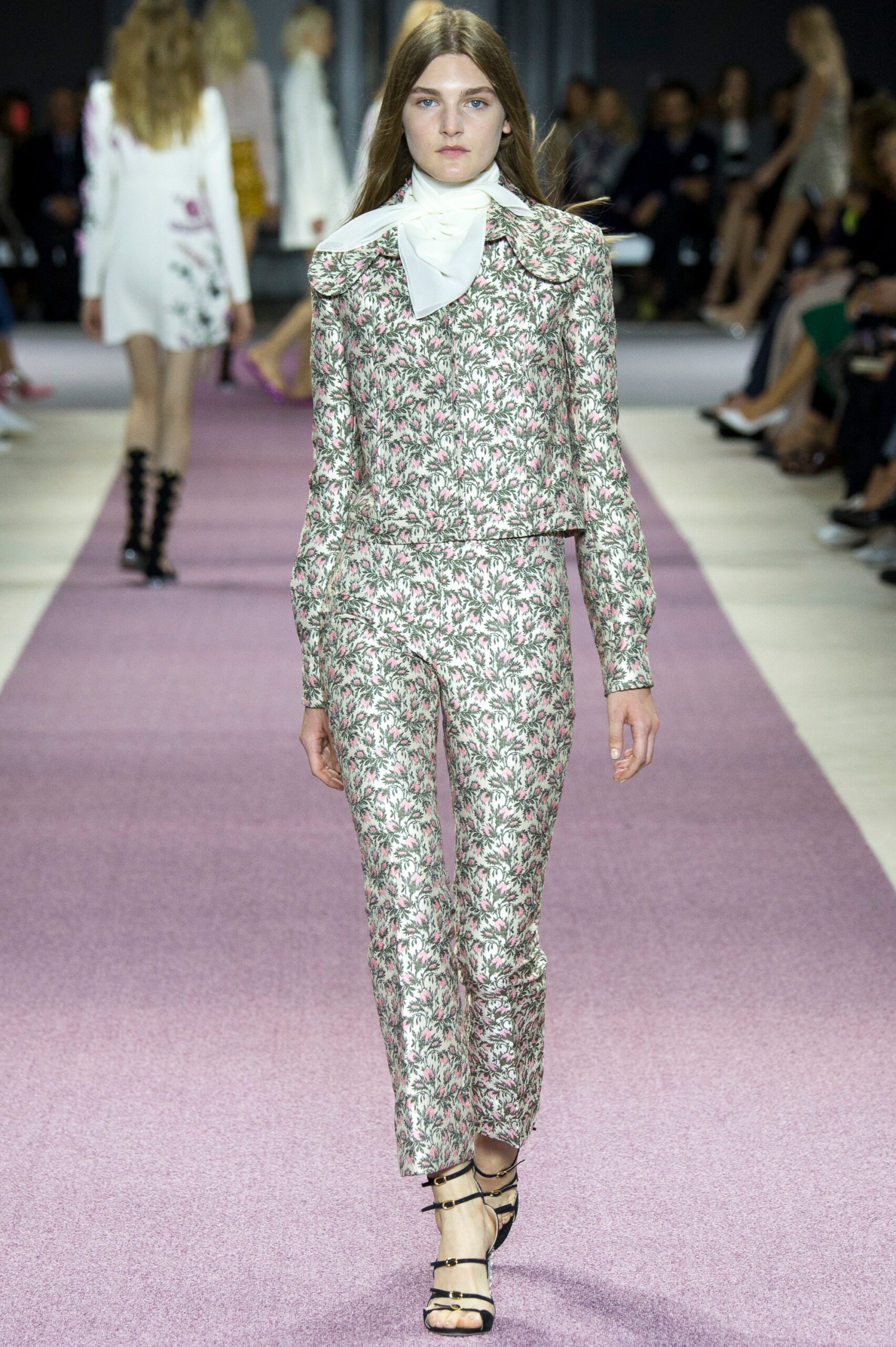 Giambattista Valli S/S 16 Look 10