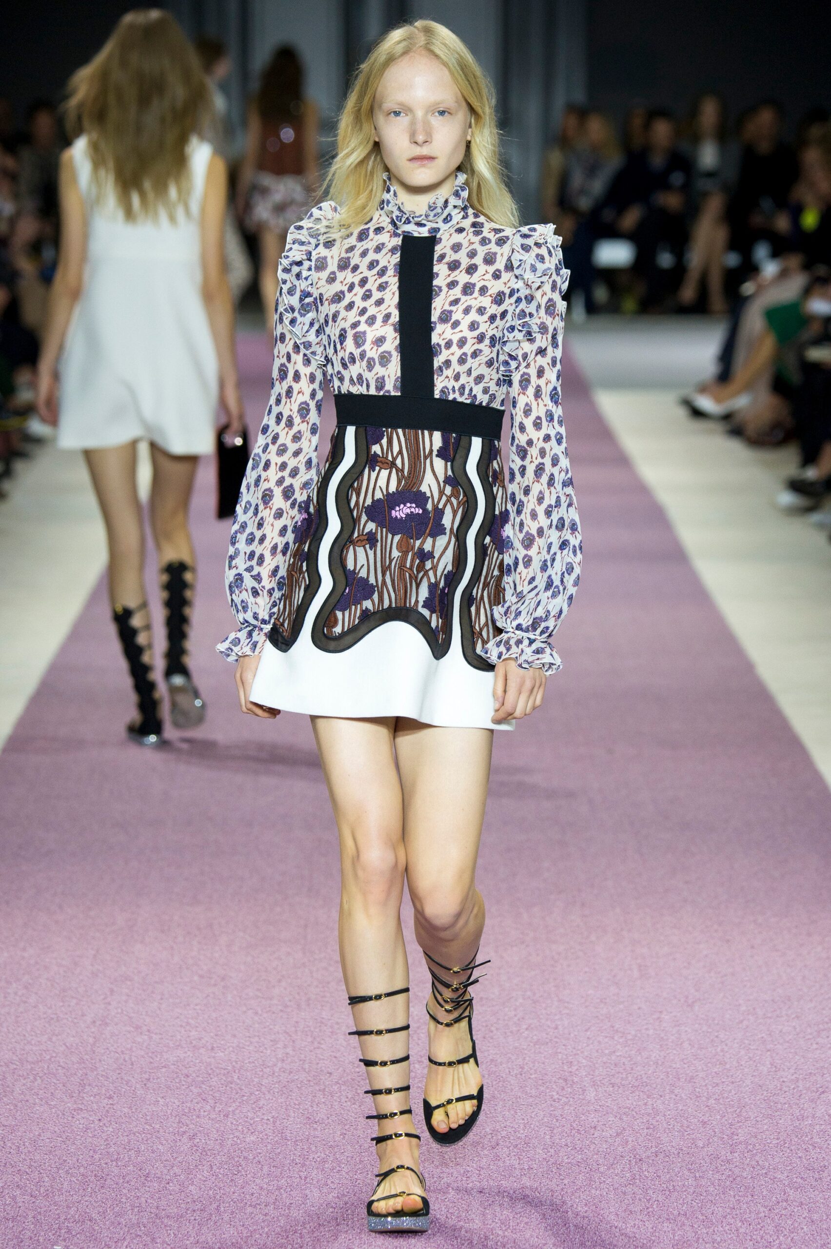 Giambattista Valli S/S 16 Look 13