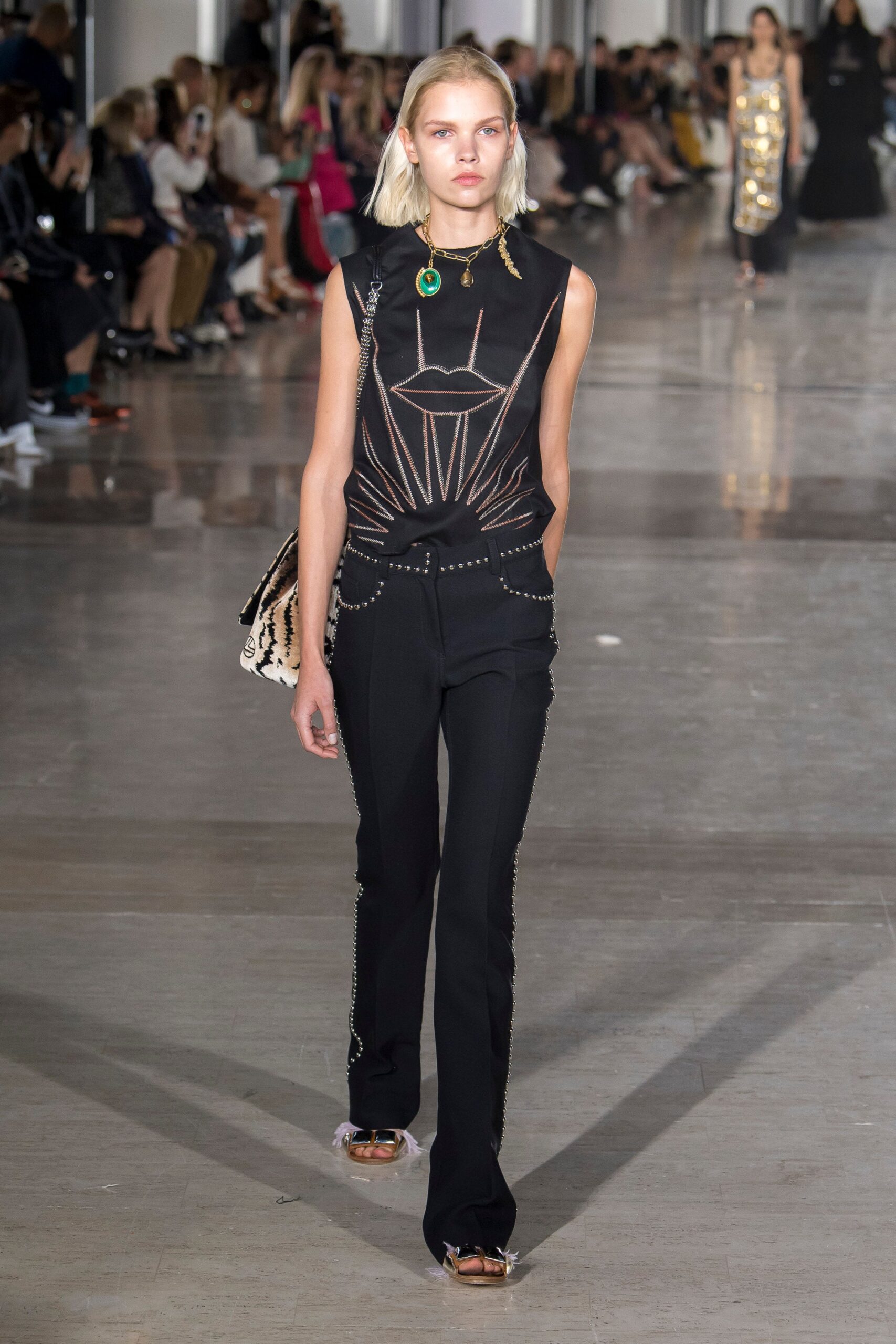 Giambattista Valli S/S 19 Look 16