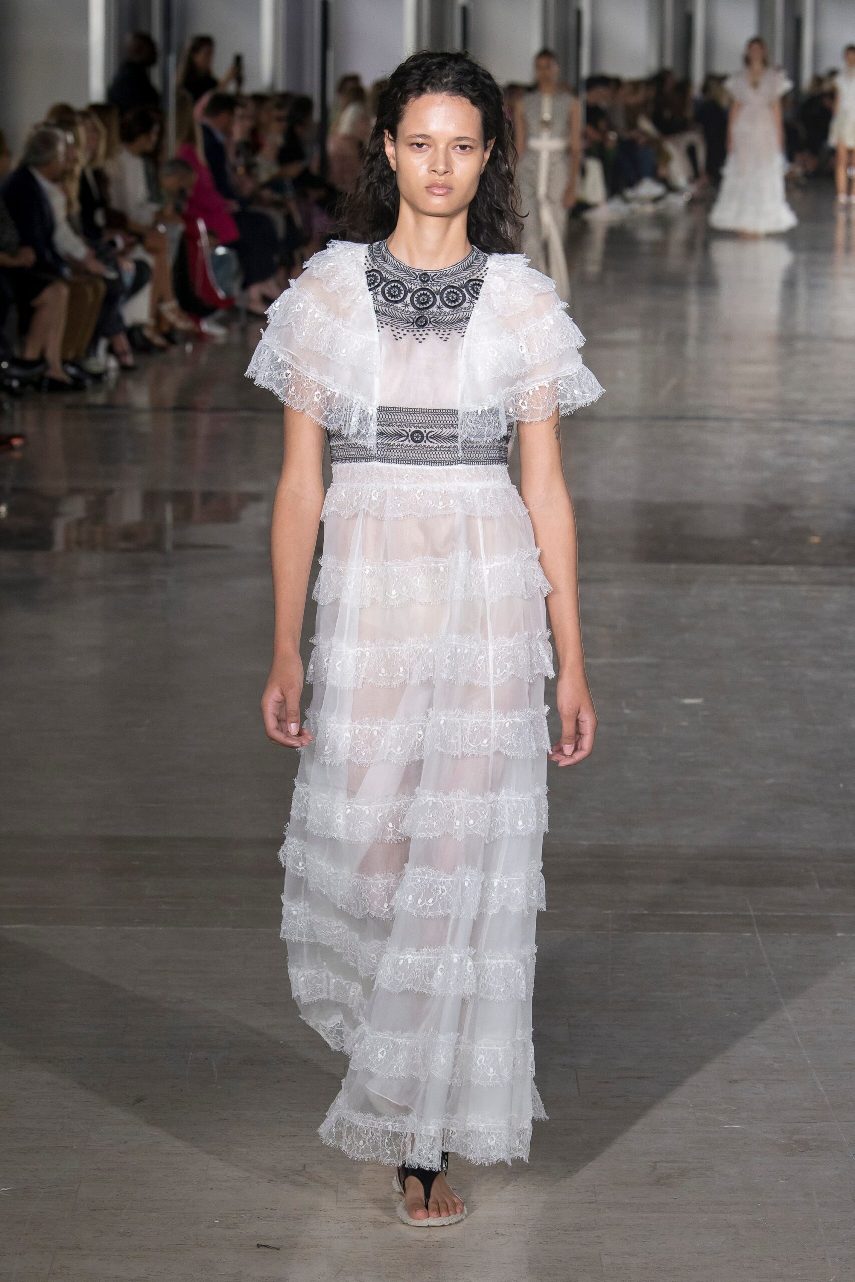 Giambattista Valli S/S 19 Look 19