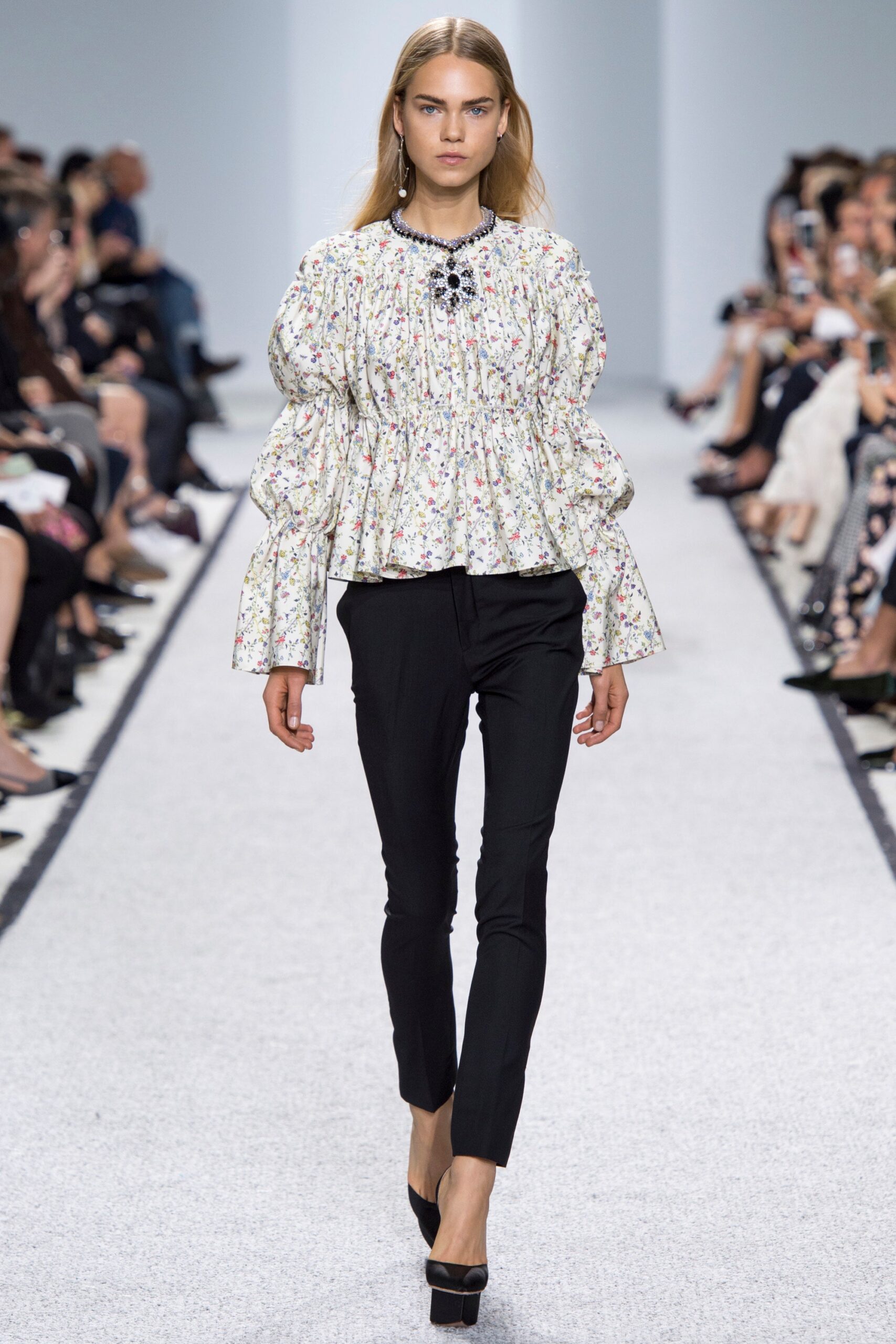 Giambattista Valli S/S 17 Look 13