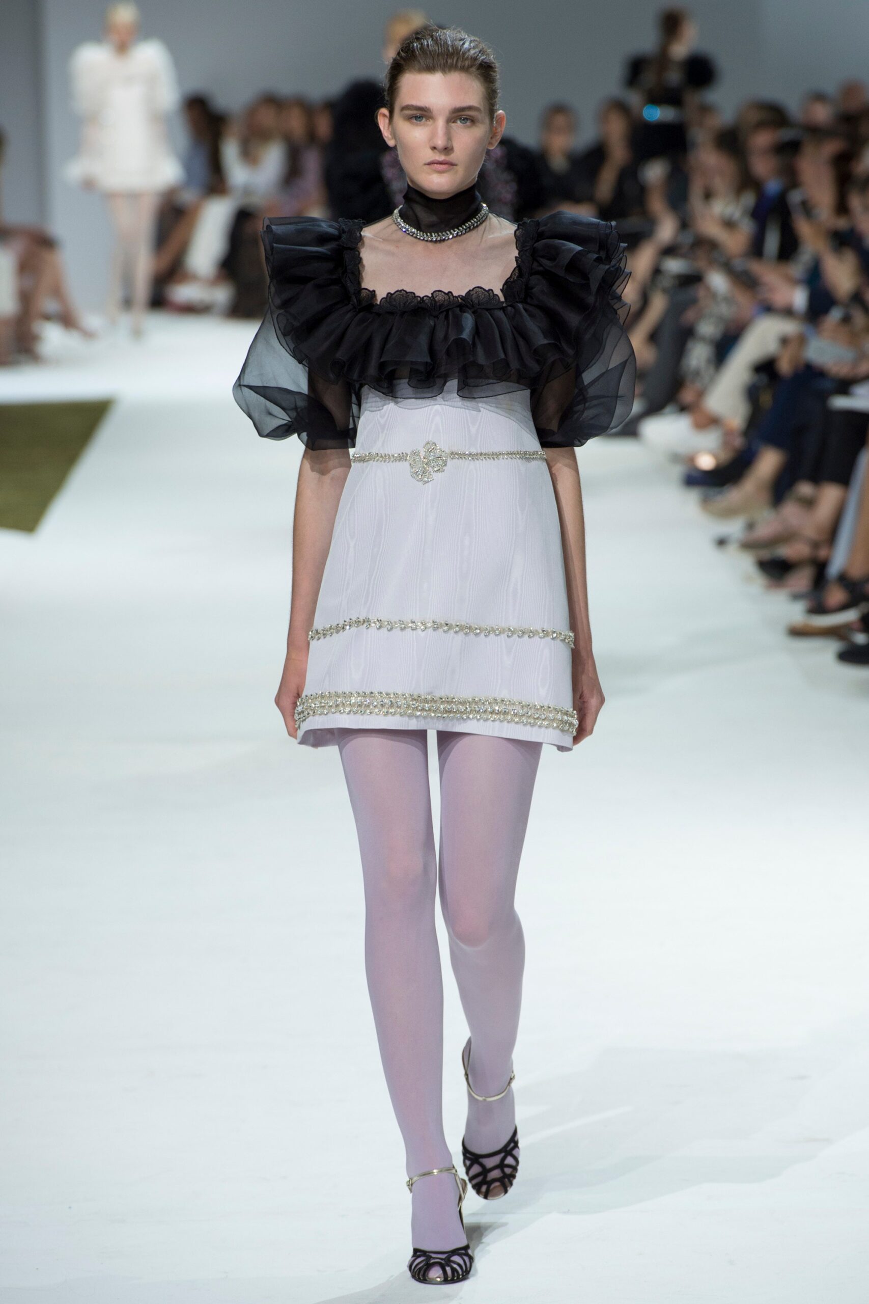 Giambattista Valli F/W 16 Couture Look 19
