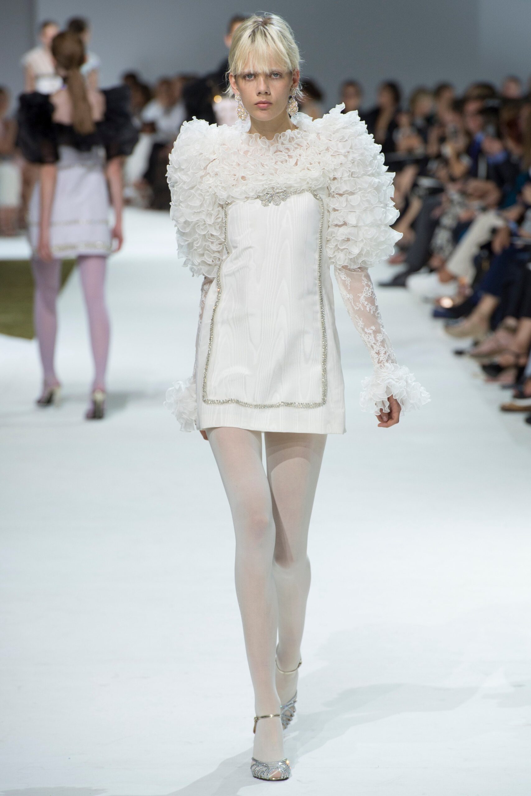 Giambattista Valli F/W 16 Couture Look 21
