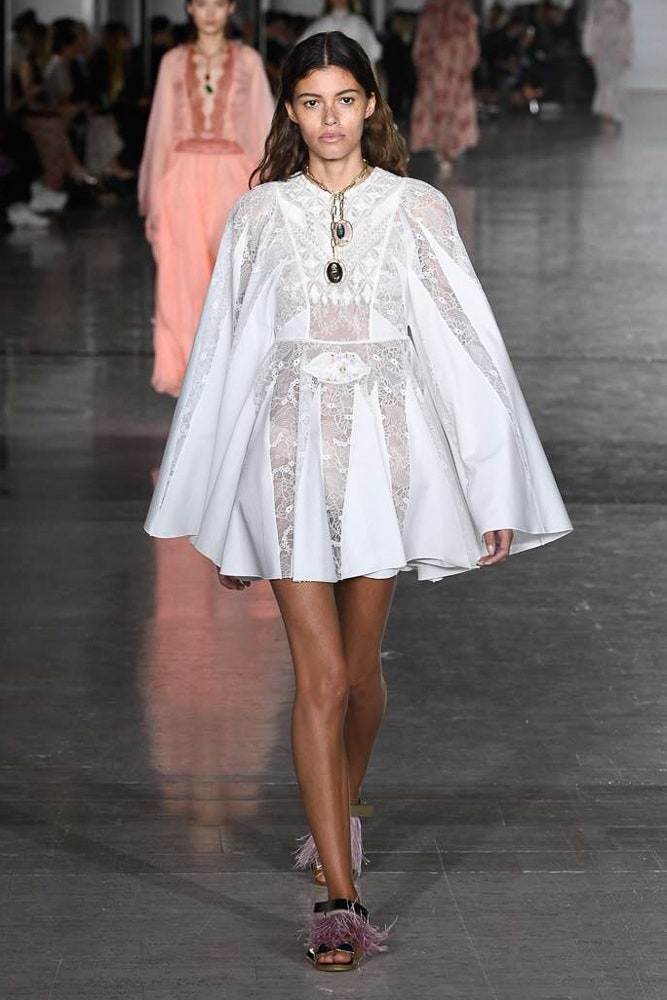 Giambattista Valli S/S 19 Look 33