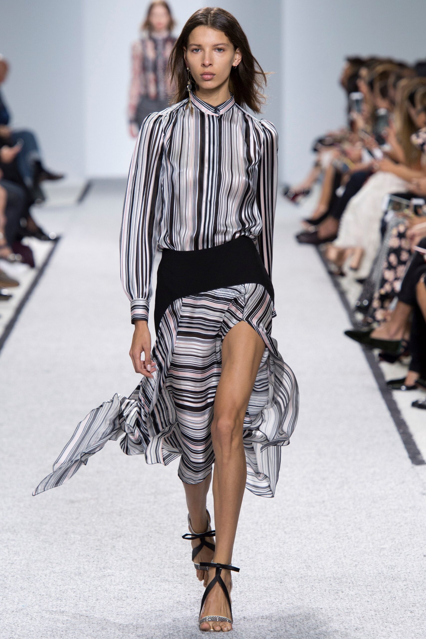 Giambattista Valli S/S 17 Look 22
