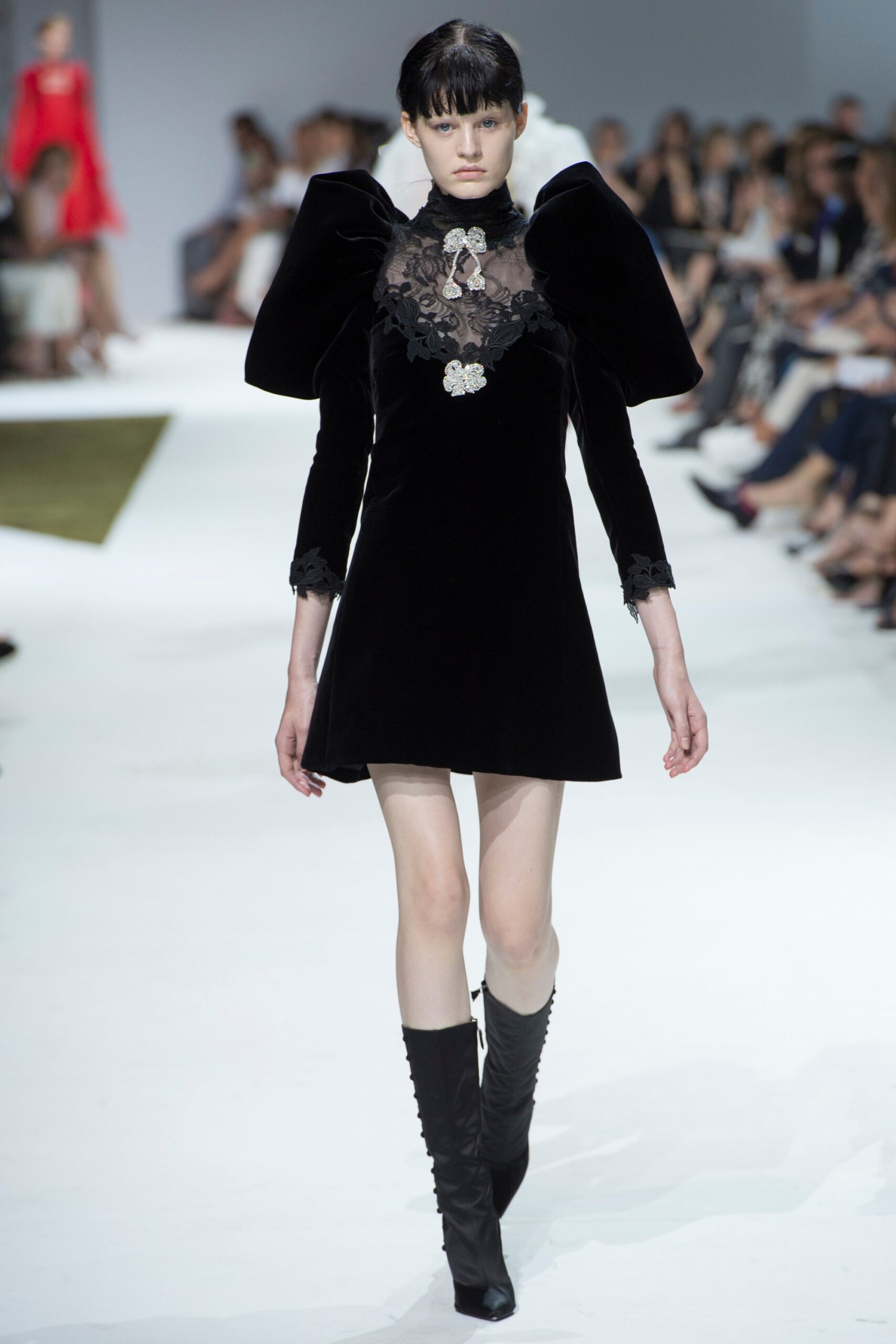 Giambattista Valli F/W 16 Couture Look 28