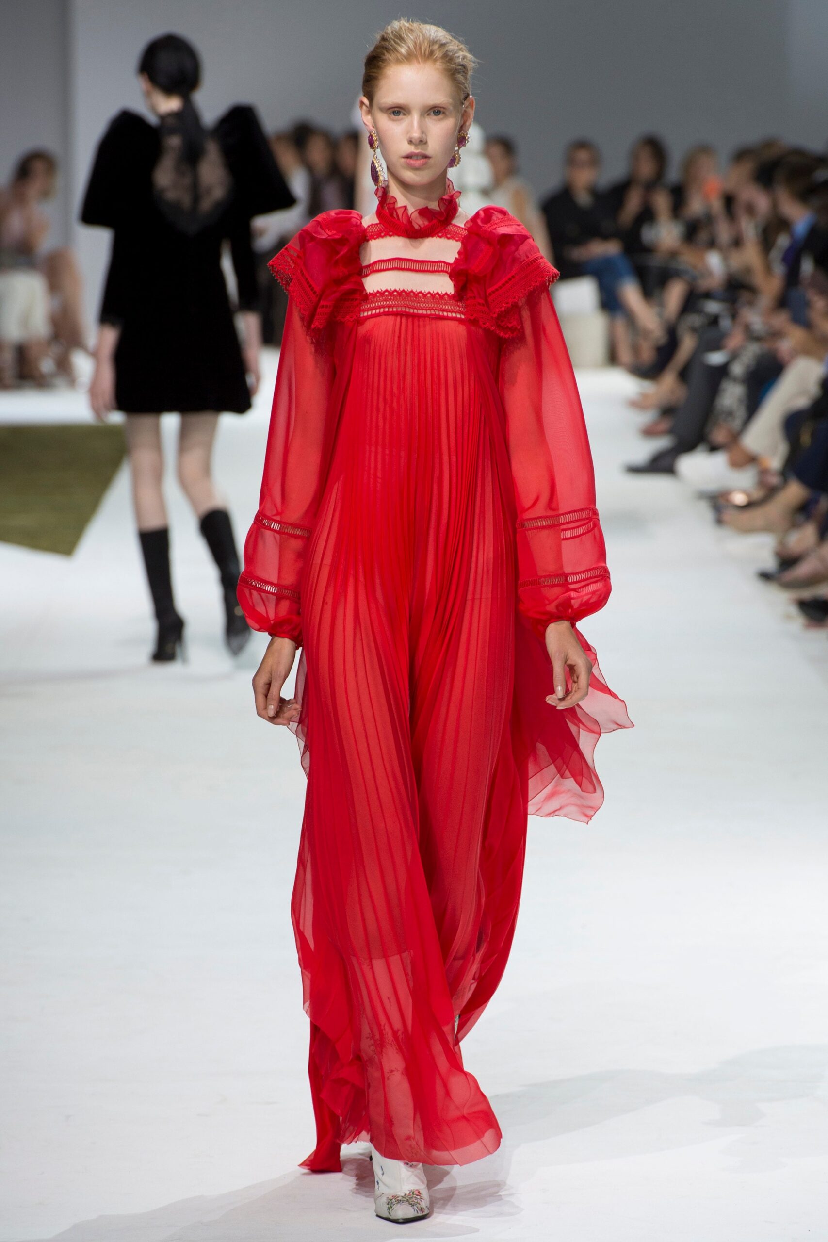 Giambattista Valli F/W 16 Couture Look 30
