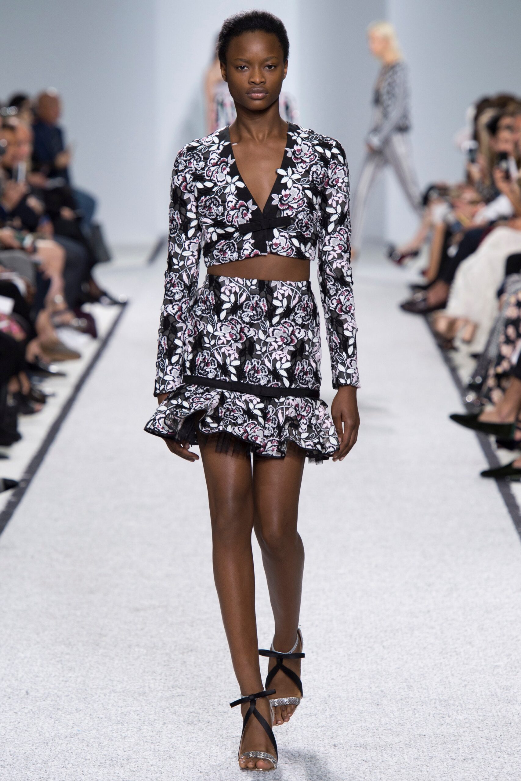 Giambattista Valli S/S 17 Look 30