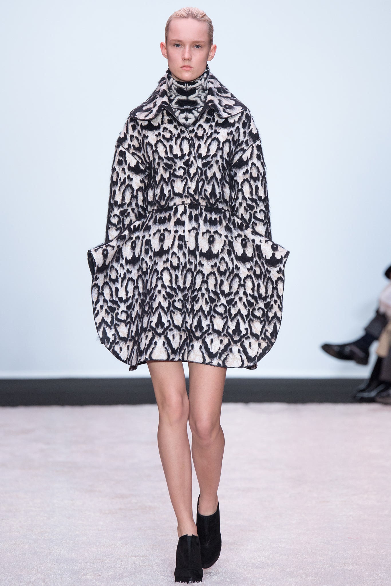 Giambattista Valli Fall 2014 Ready-to-Wear