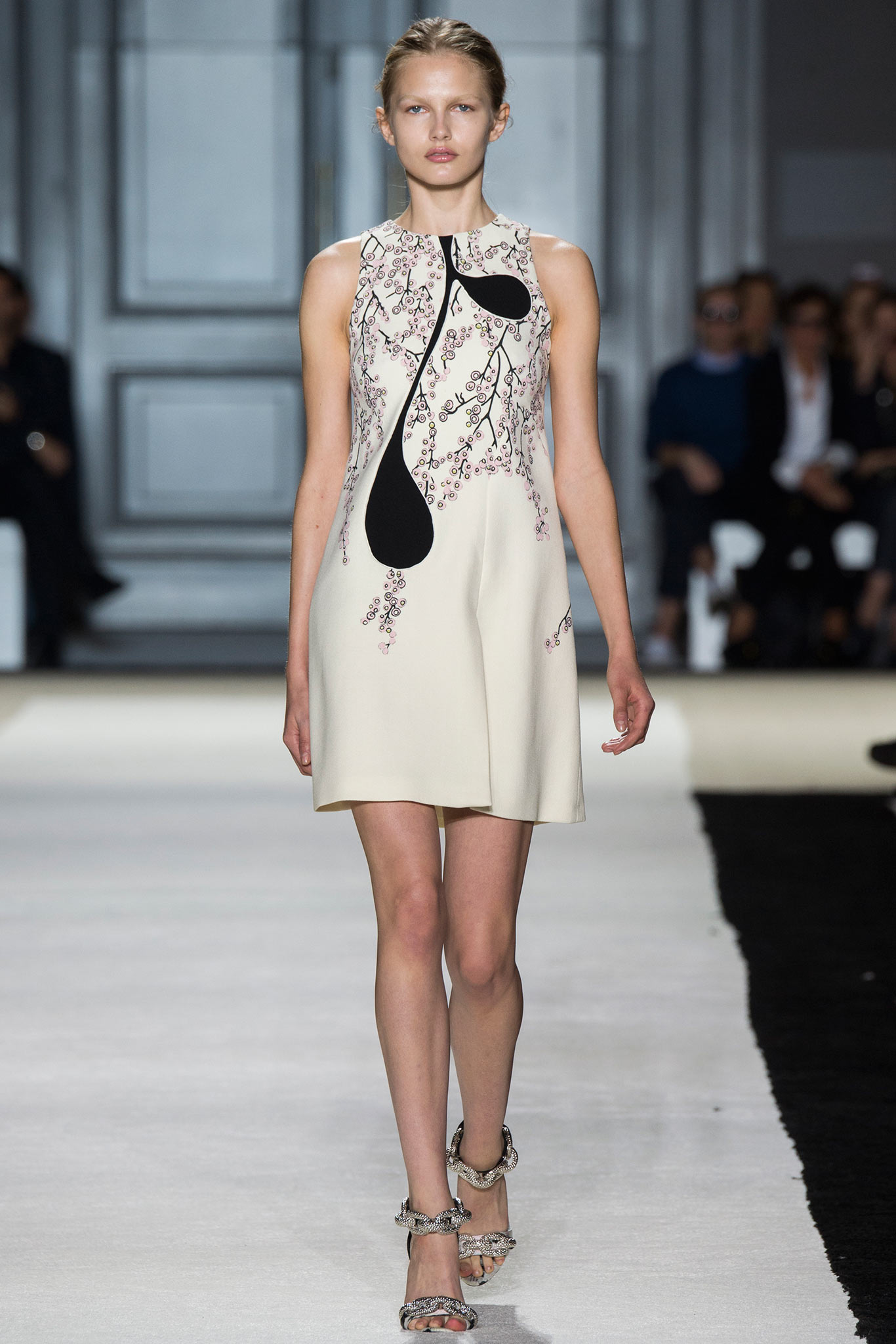 Giambattista Valli S/S 15 Look 1