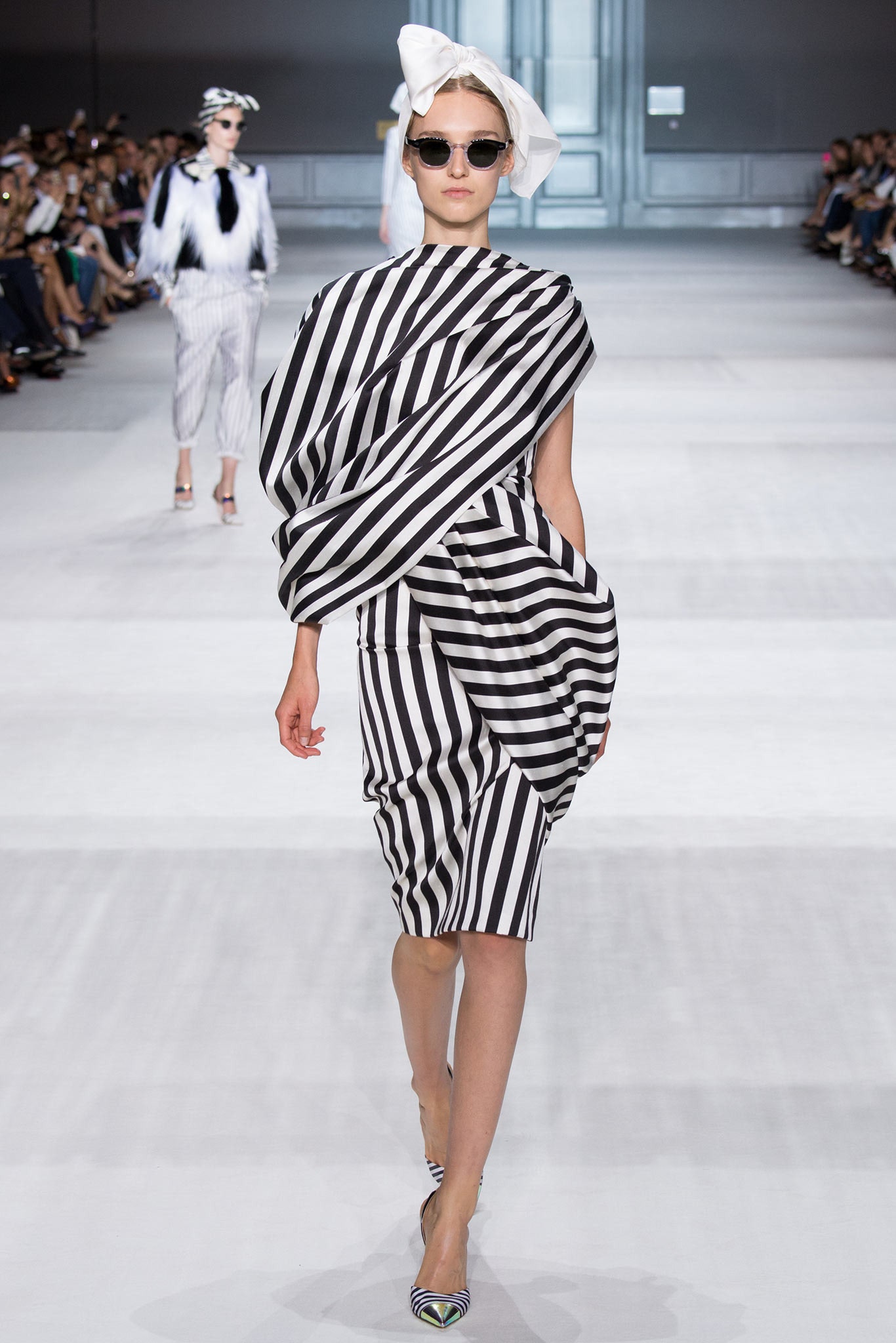 Giambattista Valli F/W 14 Couture Look 2