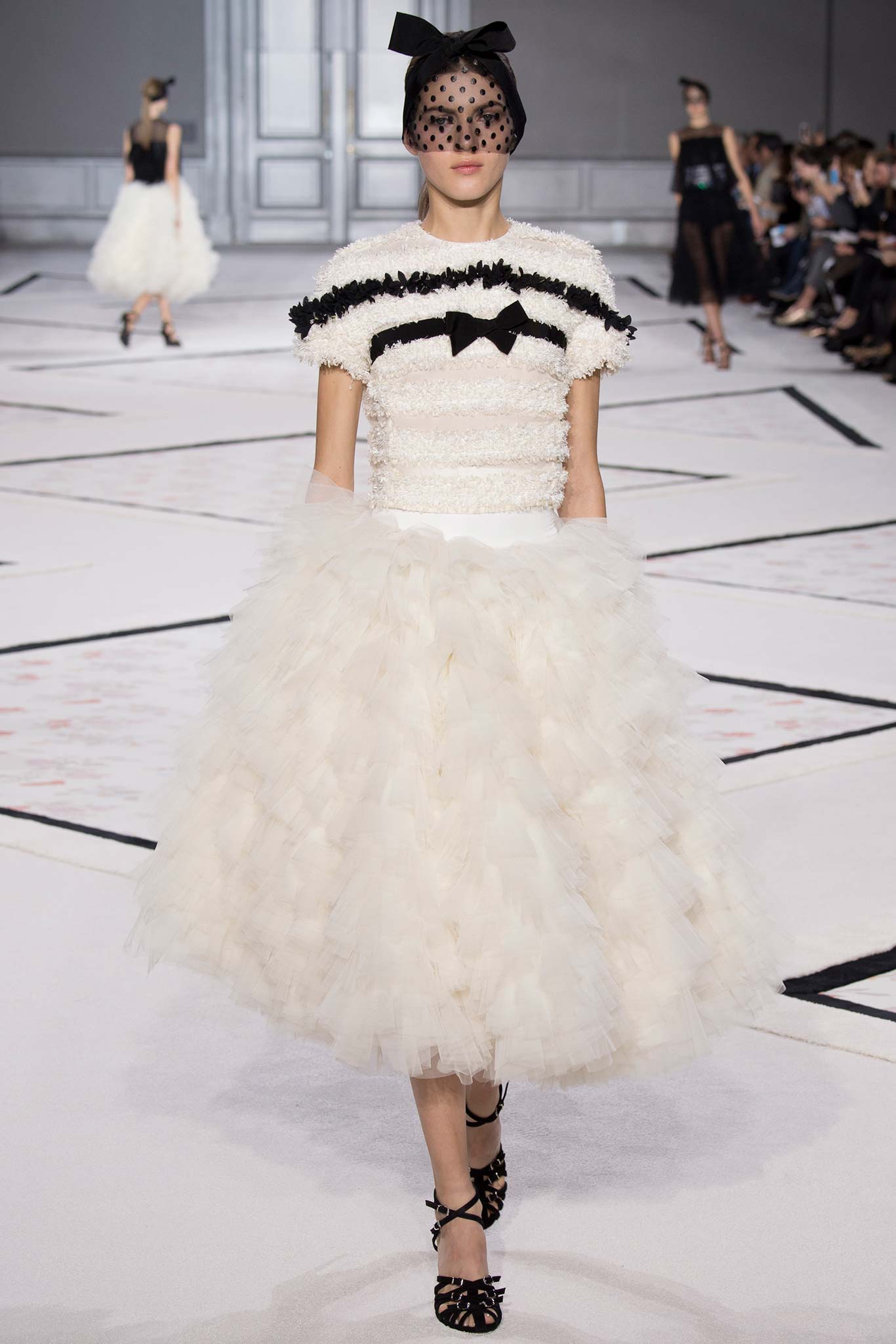 Giambattista Valli S/S 15 Couture Look 9