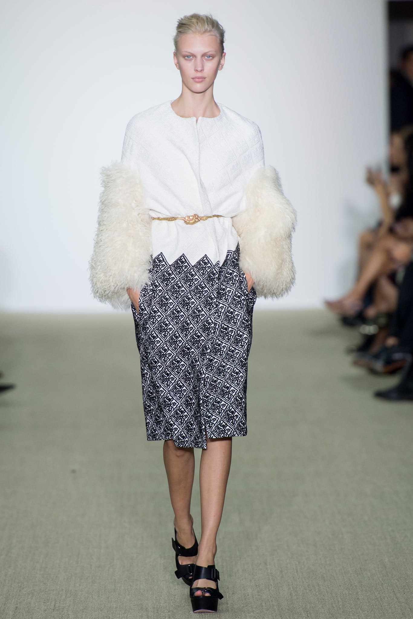 Giambattista Valli S/S 14 Look 19