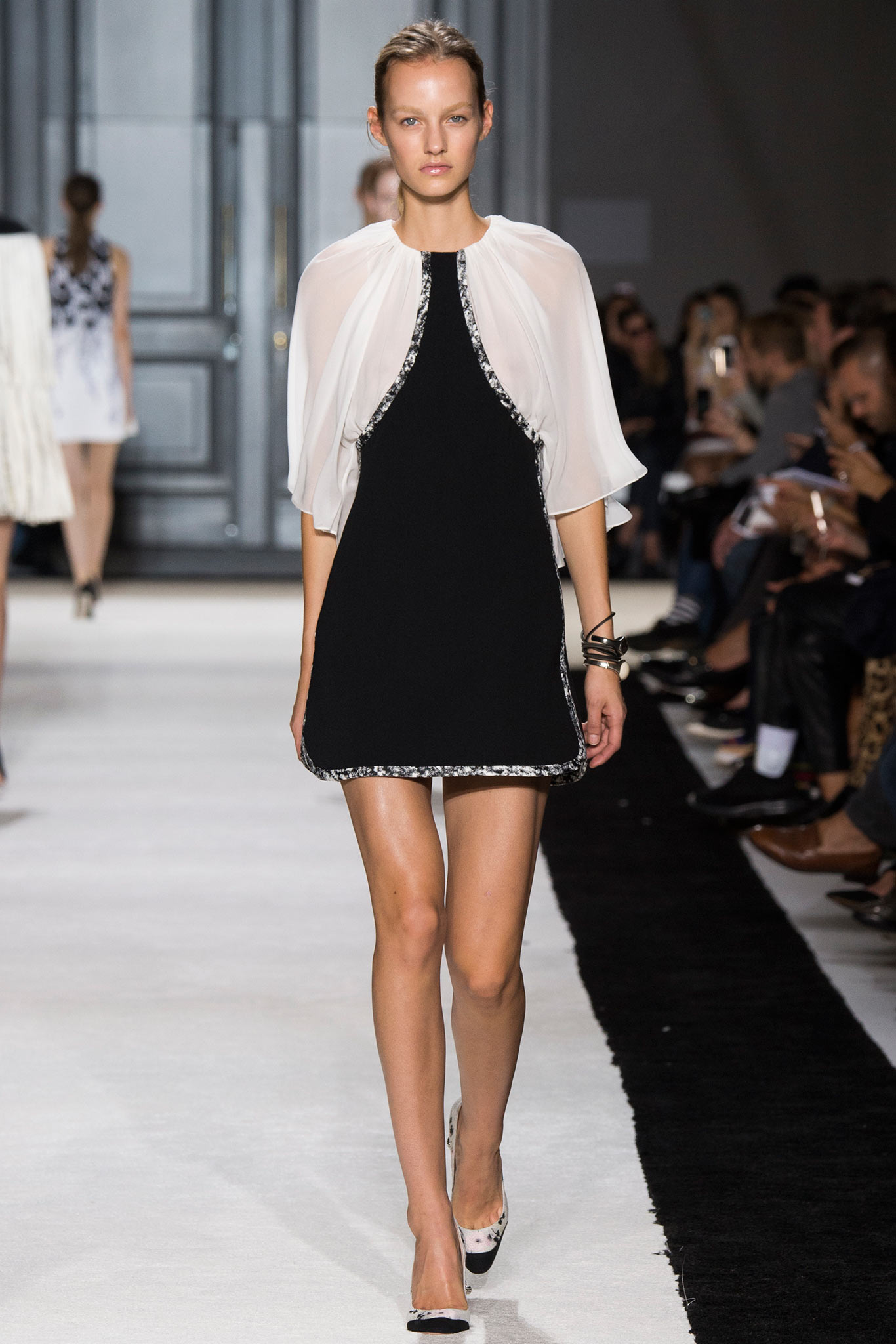 Giambattista Valli S/S 15 Look 20