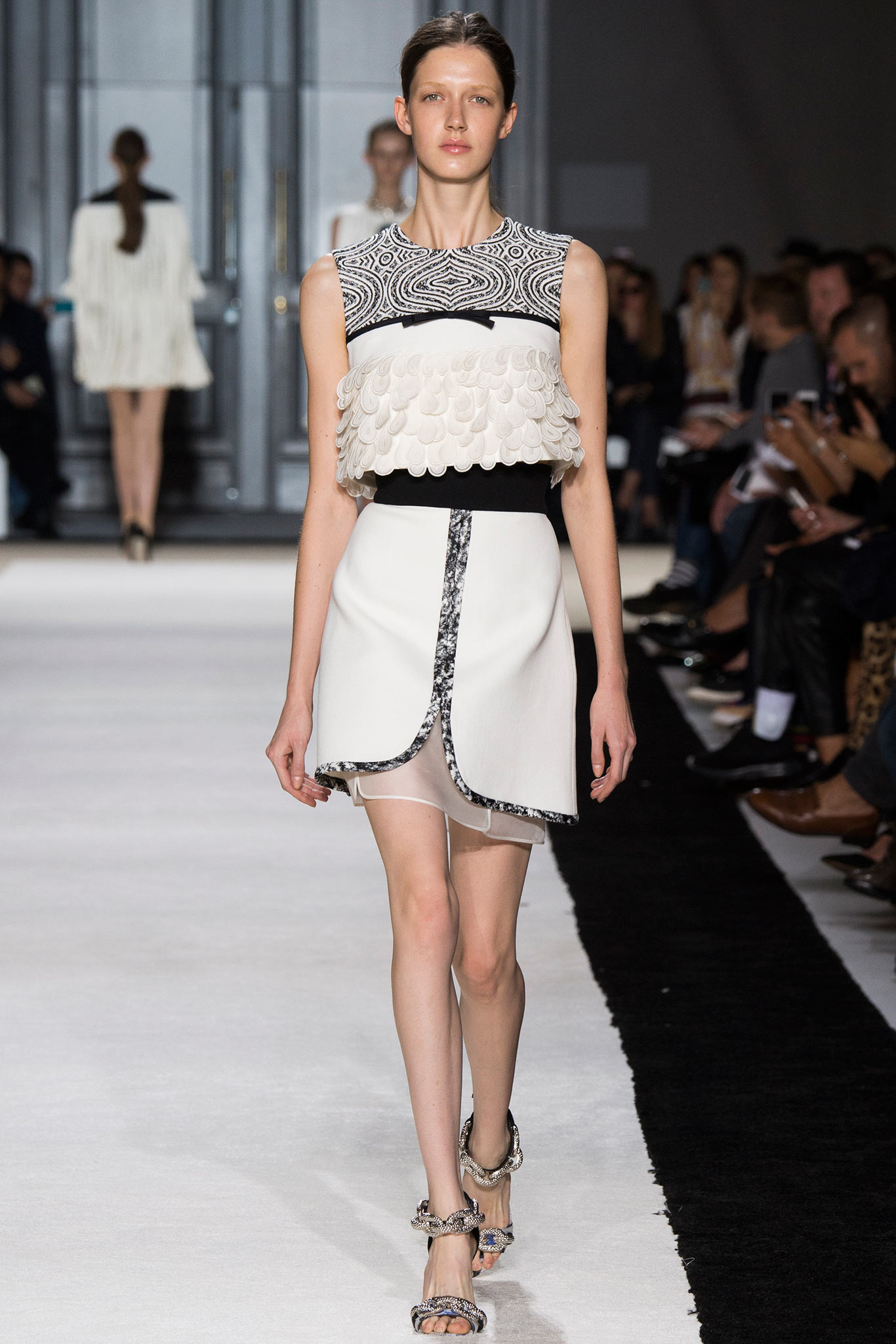 Giambattista Valli S/S 15 Look 21