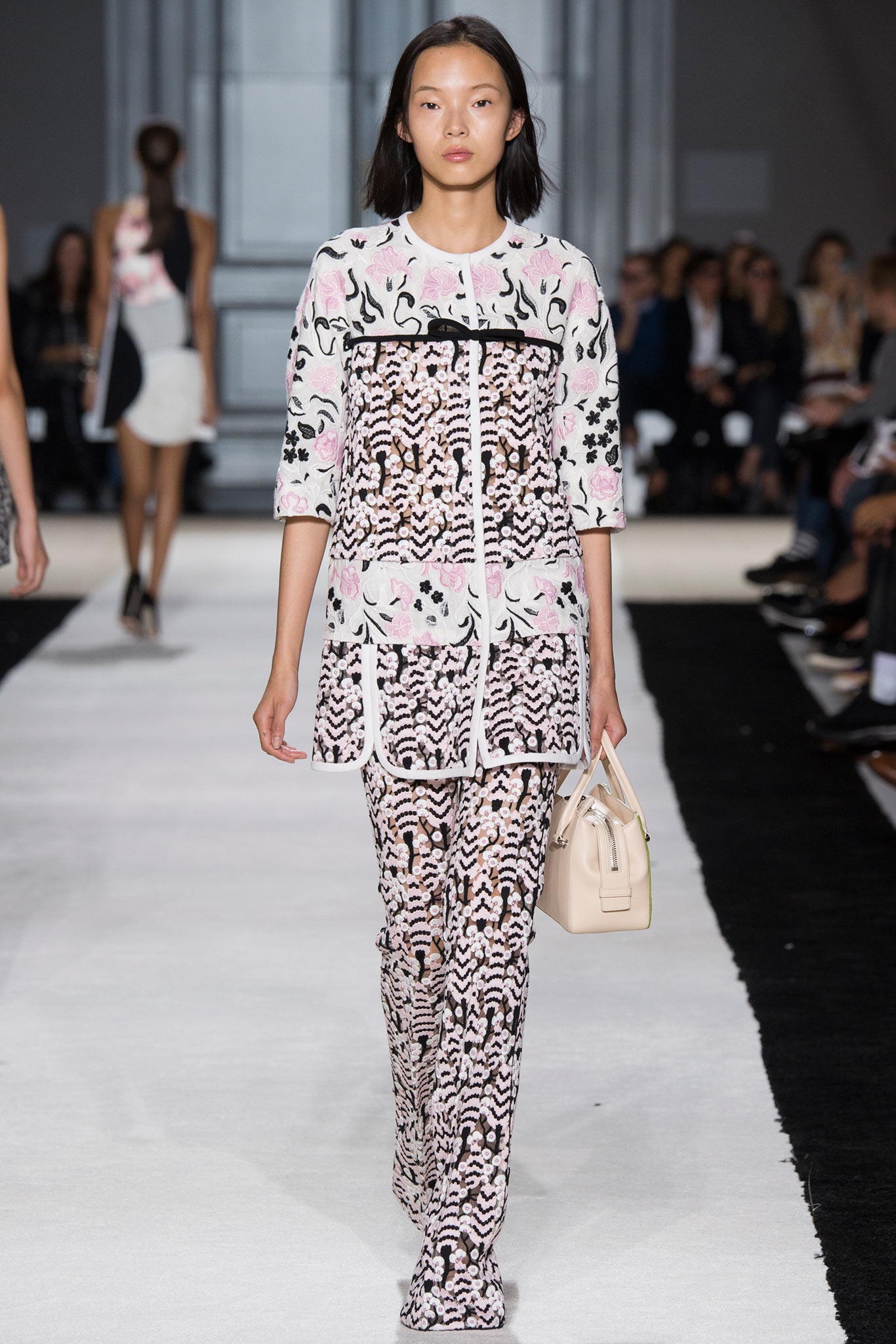 Giambattista Valli S/S 15 Look 22