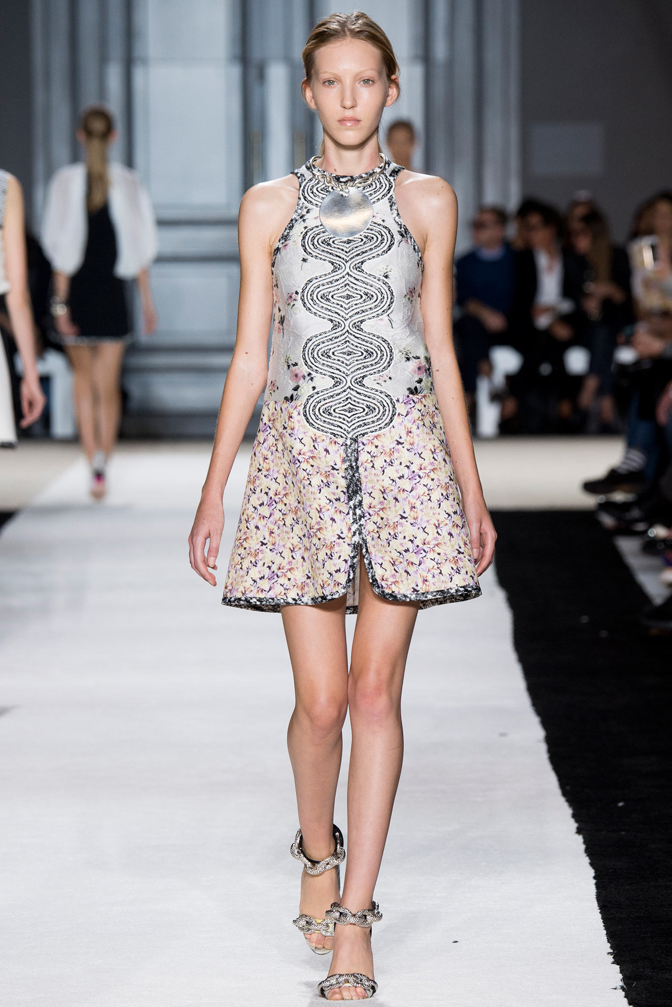 Giambattista Valli S/S 15 Look 25