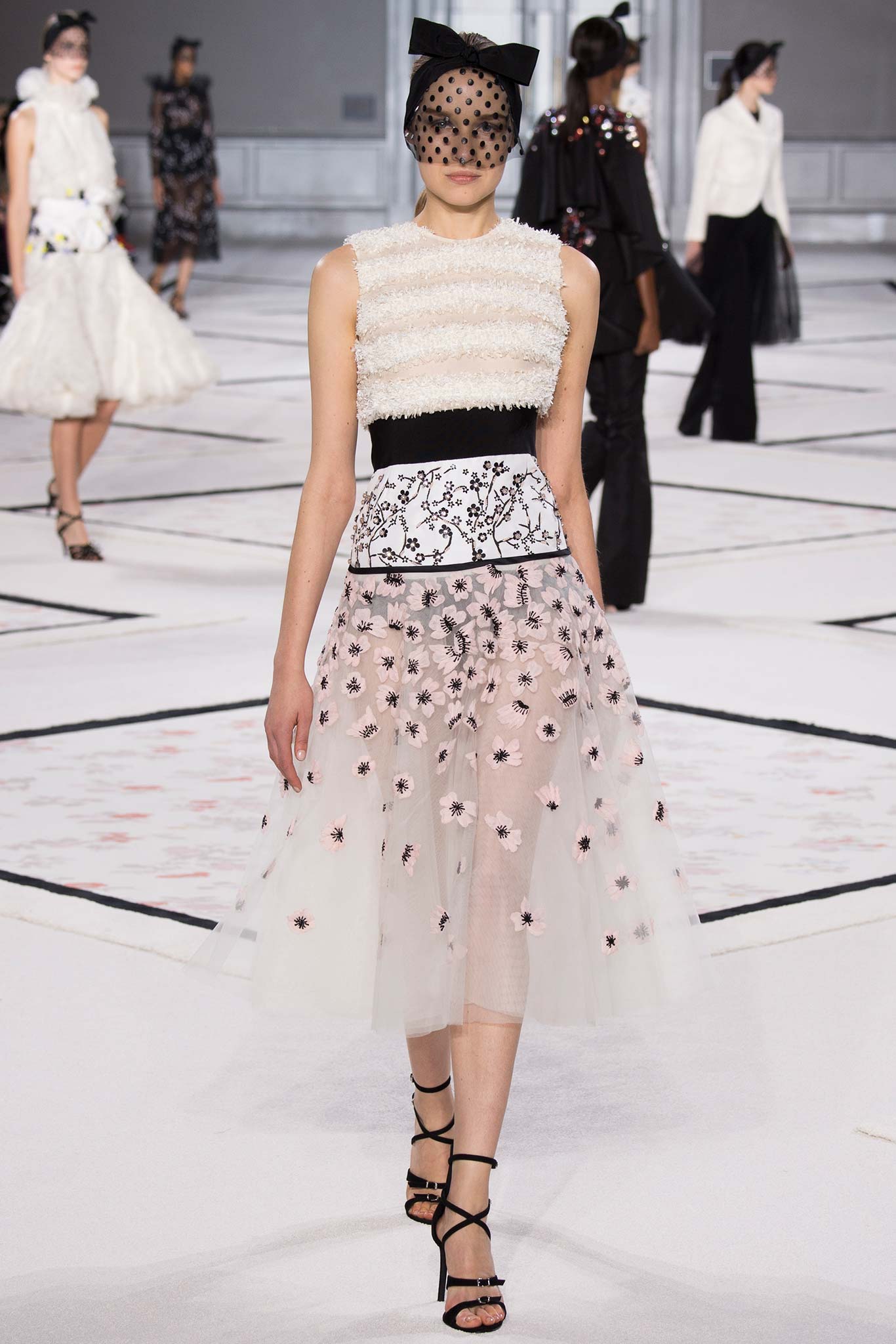 Giambattista Valli S/S 15 Couture Look 19