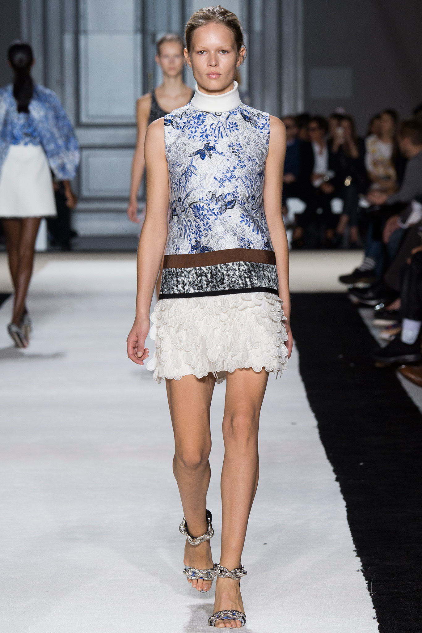 Giambattista Valli S/S 15 Look 33