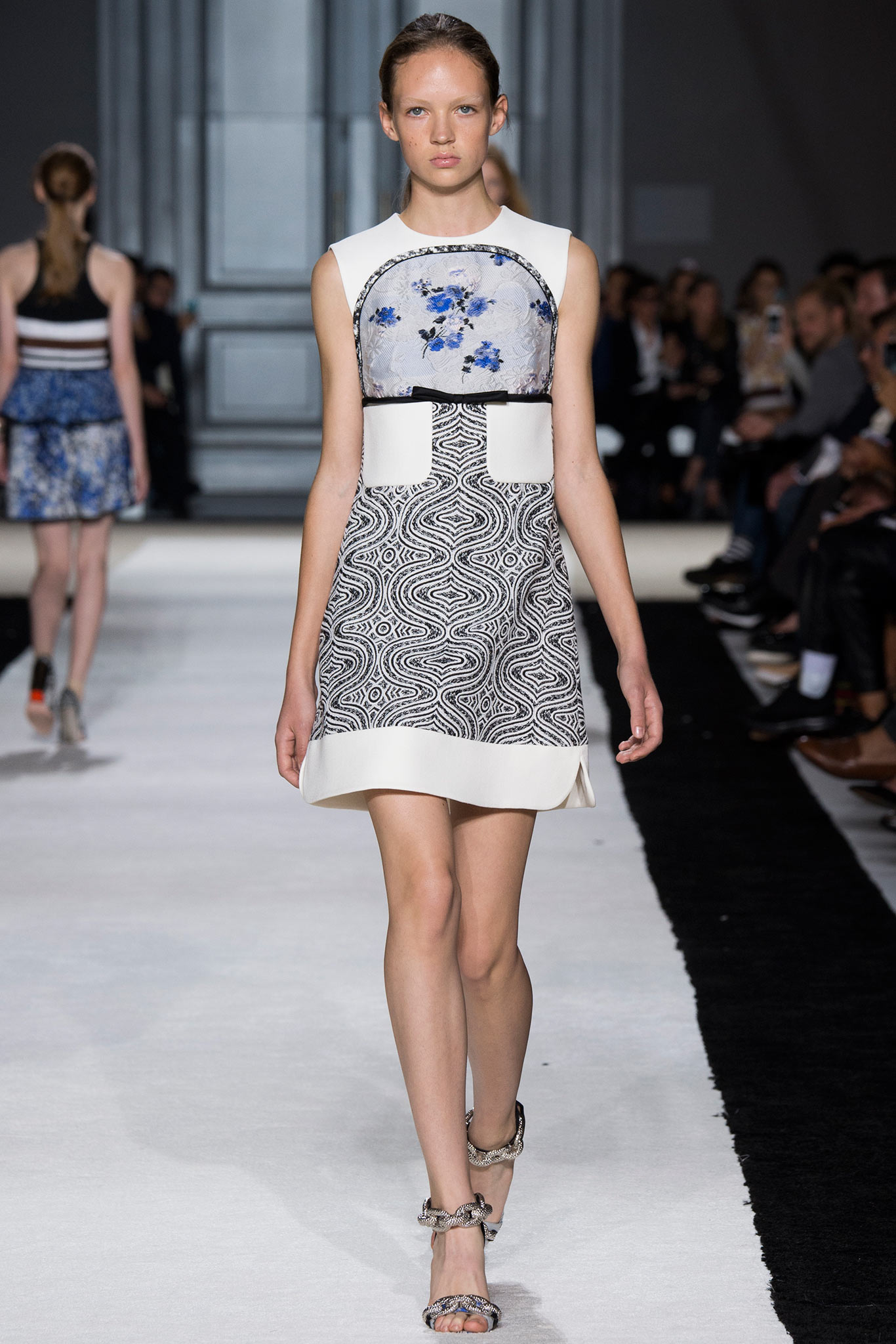 Giambattista Valli S/S 15 Look 34