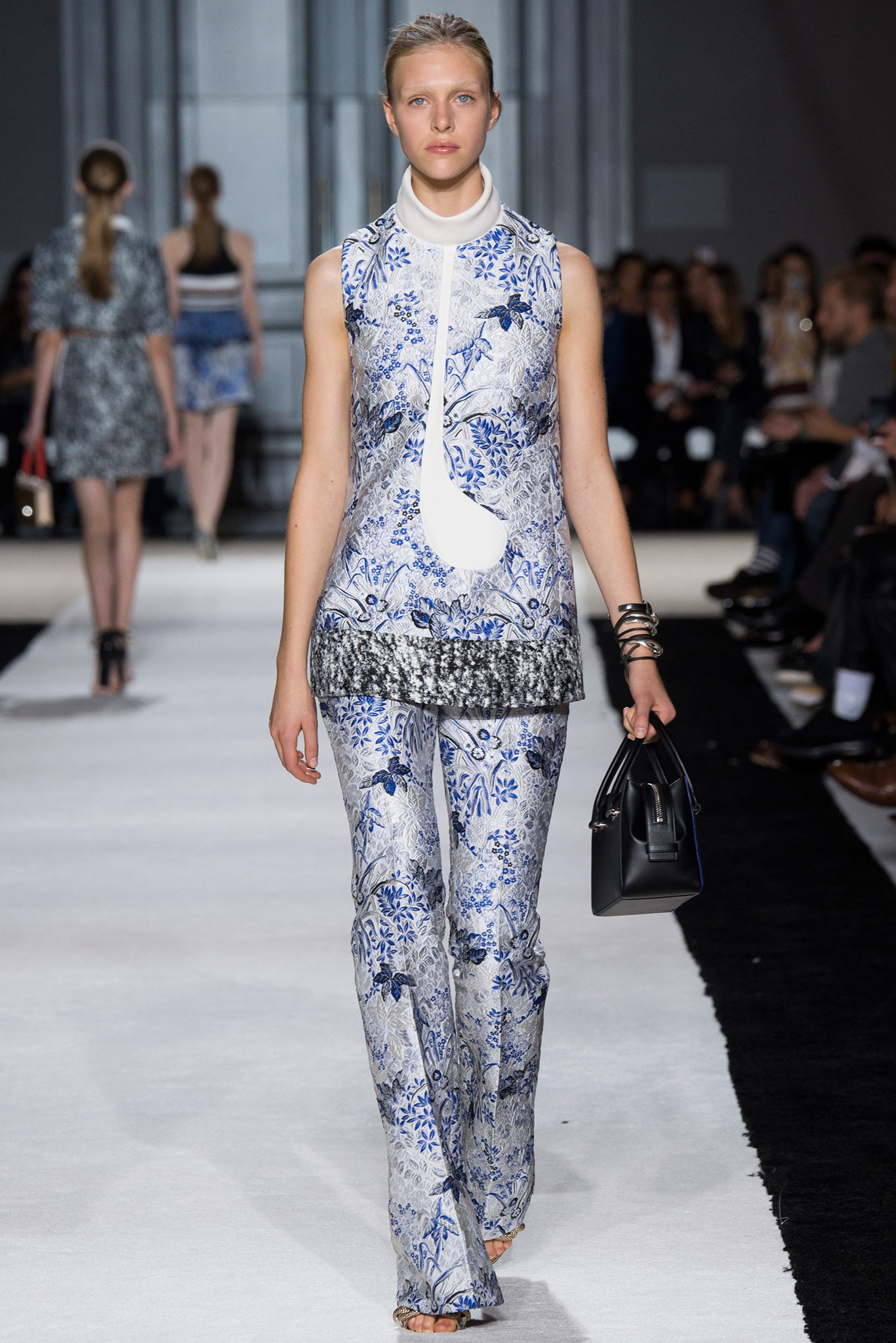 Giambattista Valli S/S 15 Look 35