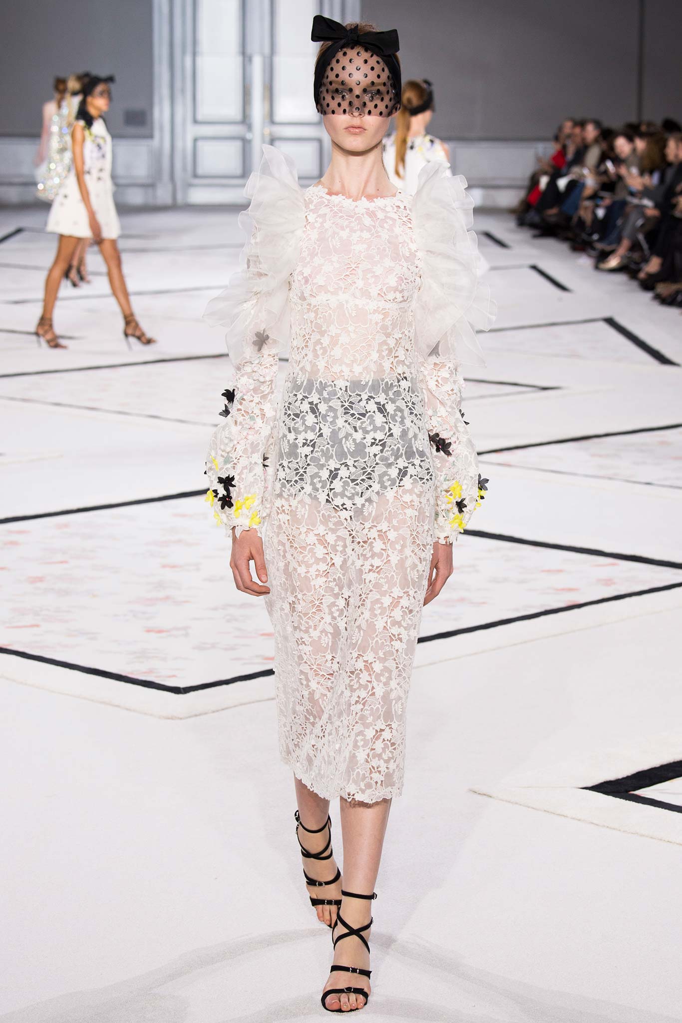 Giambattista Valli S/S 15 Couture Look 26