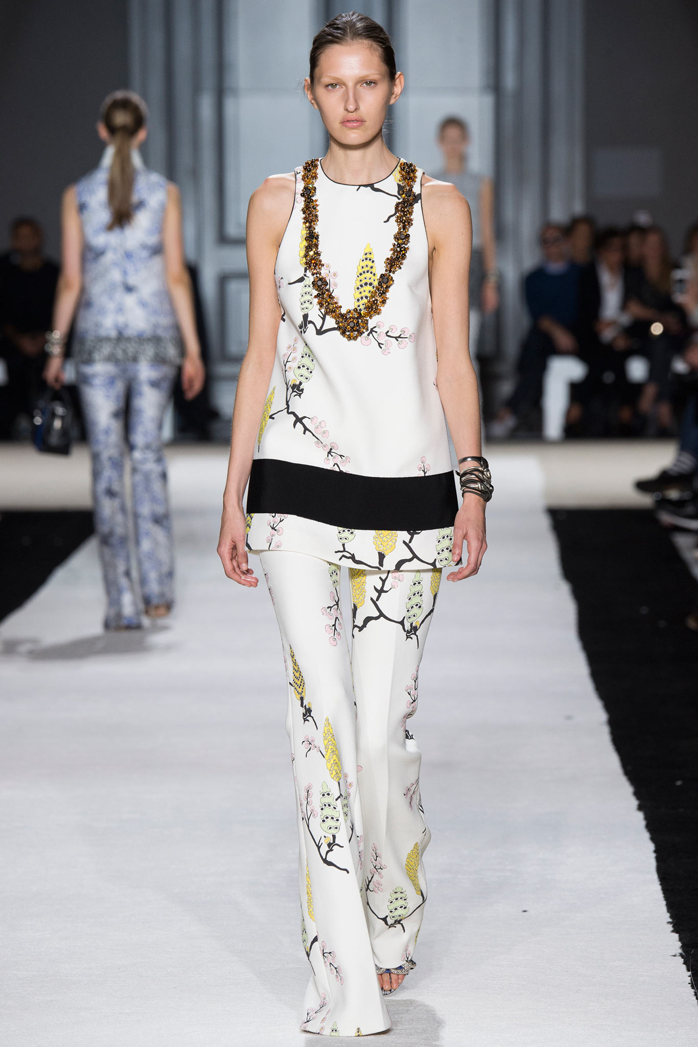 Giambattista Valli S/S 15 Look 37