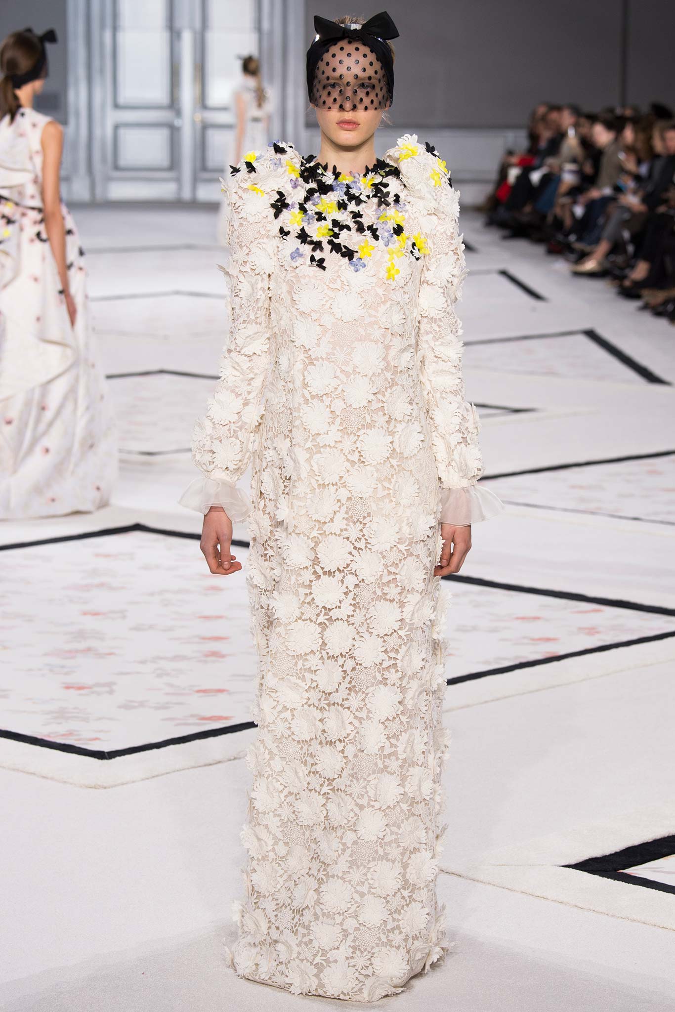 Giambattista Valli S/S 15 Couture Look 31