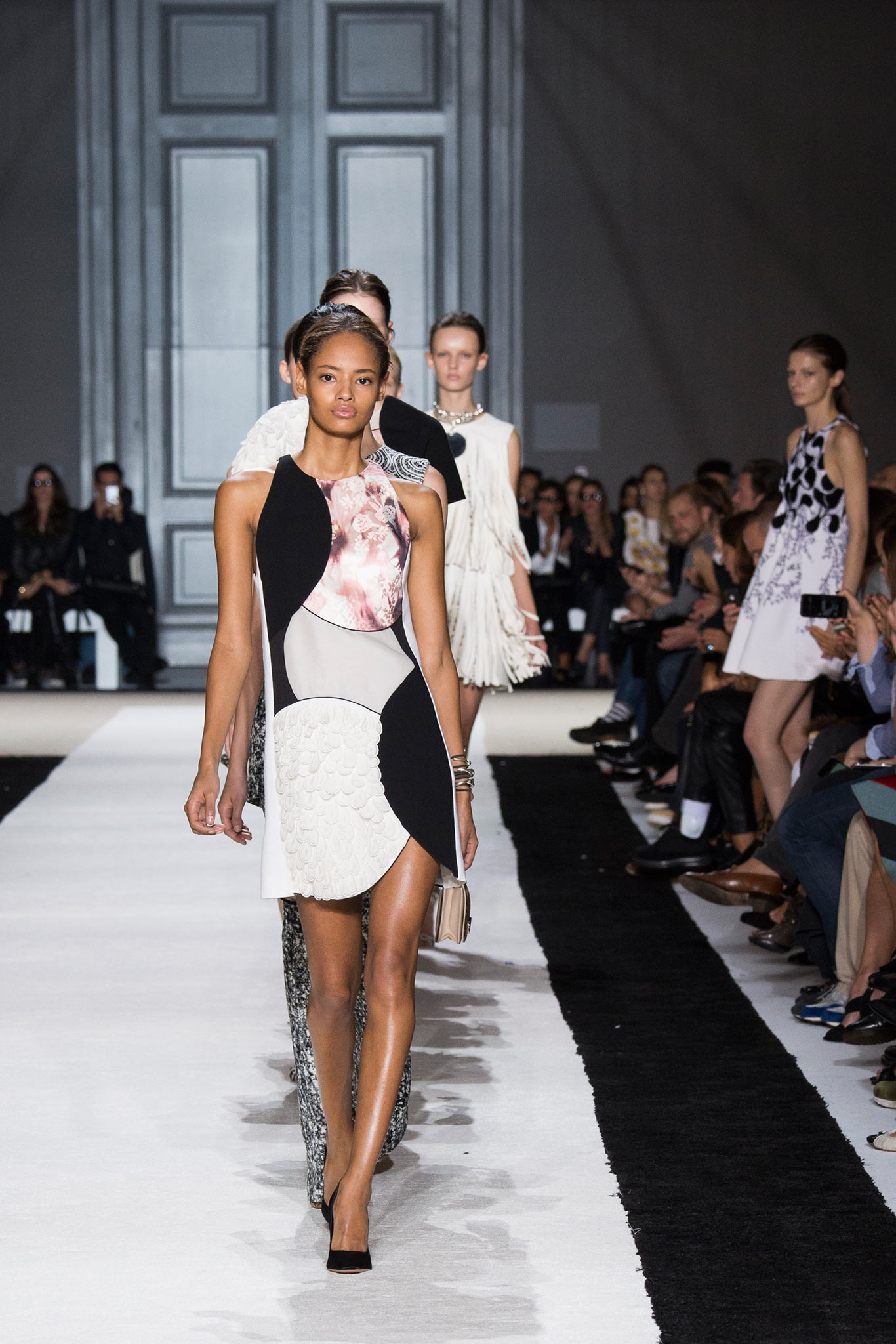 Giambattista Valli S/S 15 Look 42