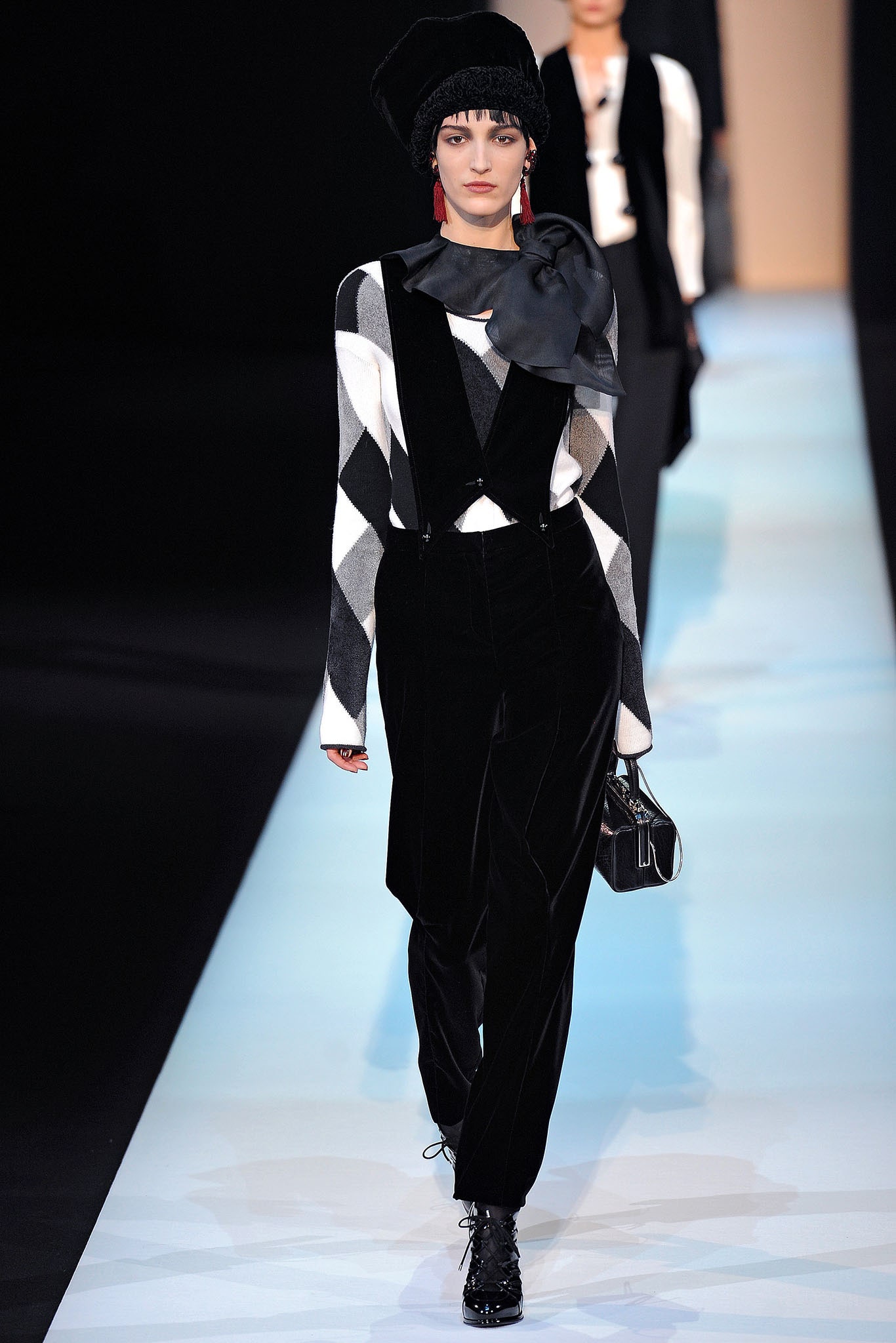 Giorgio Armani F/W 13 Look 39