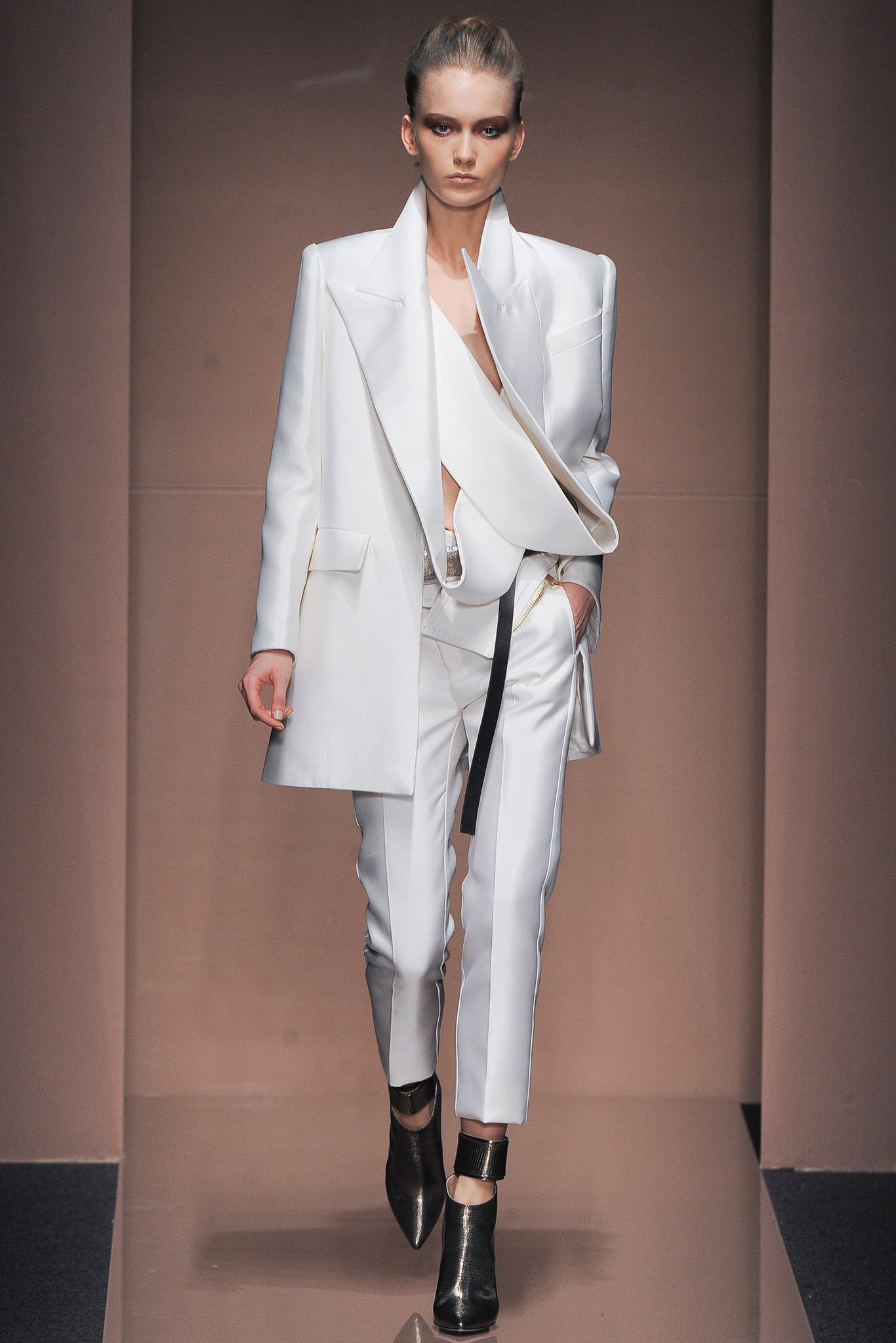Gianfranco Ferré Fall 2013 Ready-to-Wear