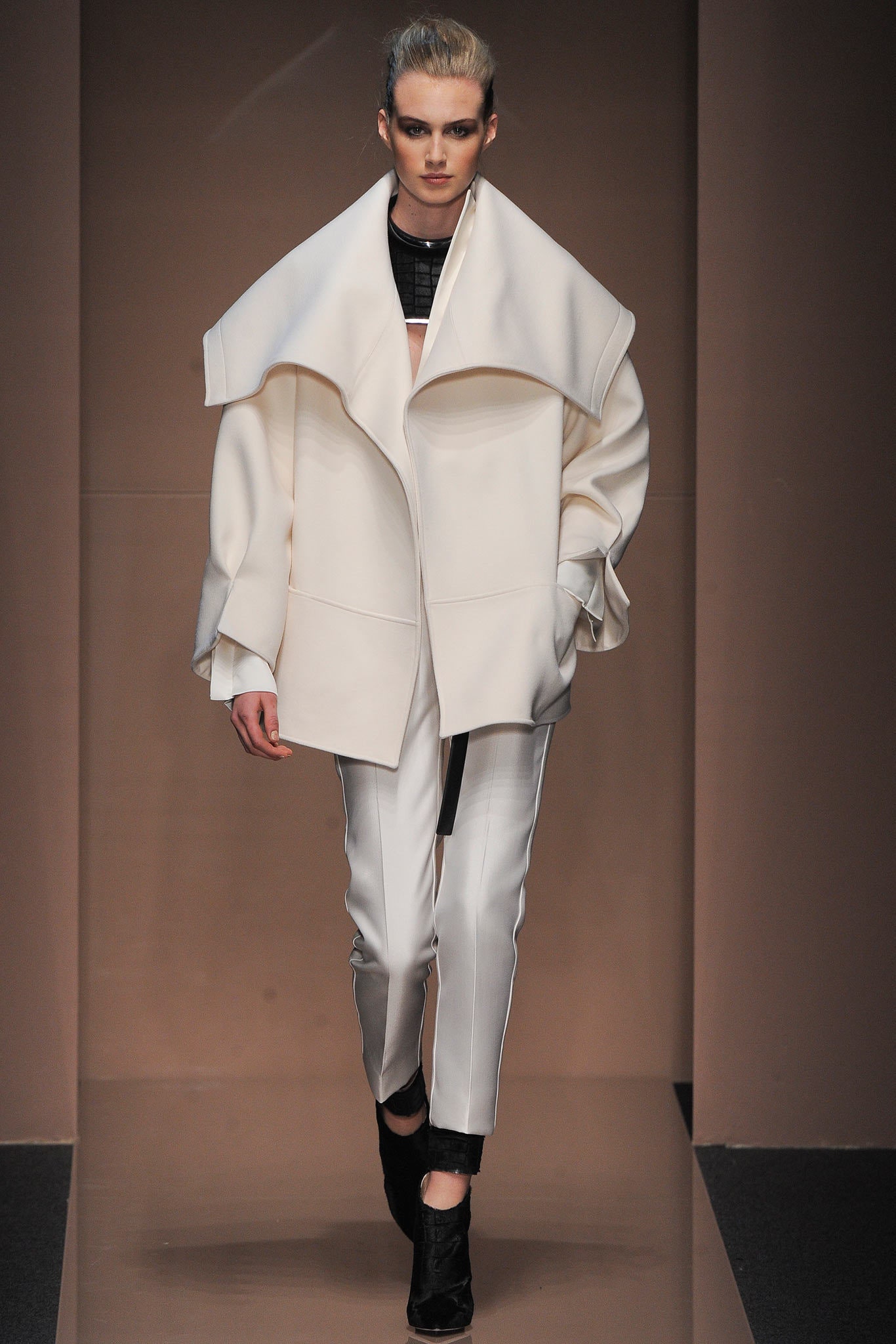 Gianfranco Ferré F/W 13 Look 11