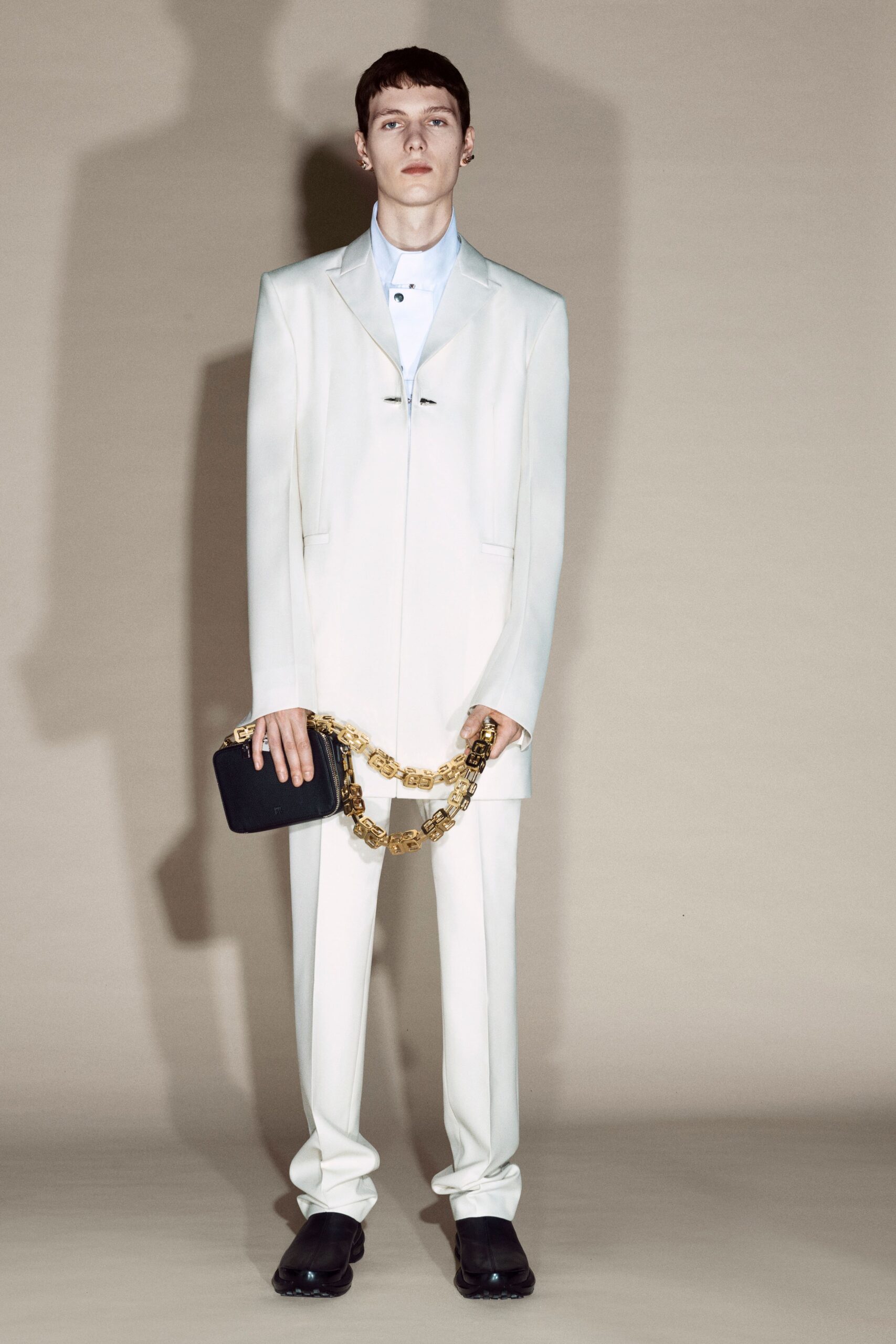 Givenchy F/W 21 Look 4
