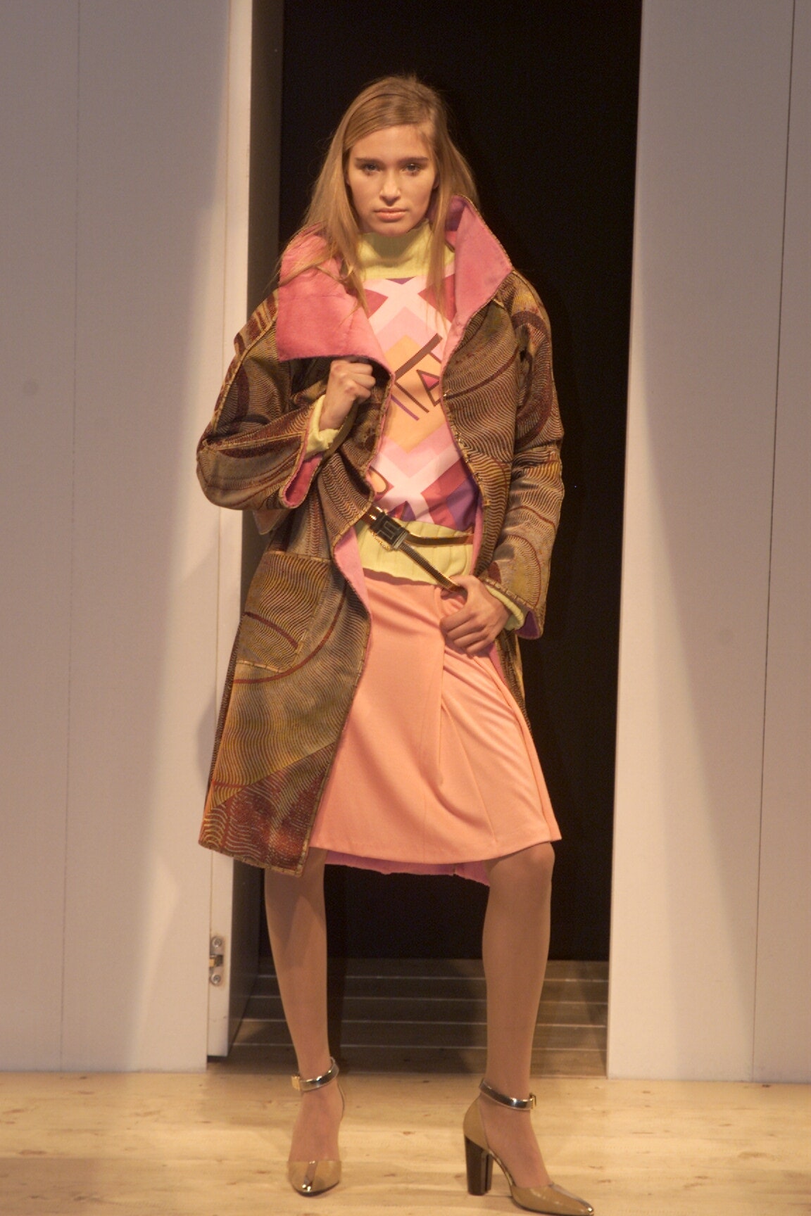 Fendi F/W 00 Look 31