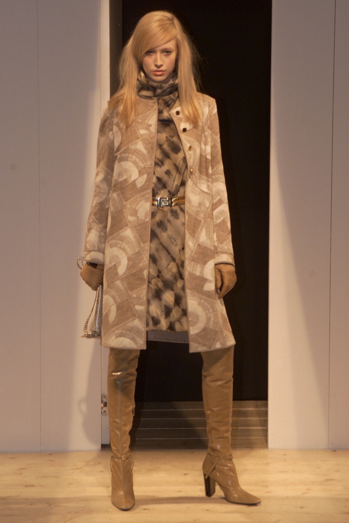 Fendi F/W 00 Look 39