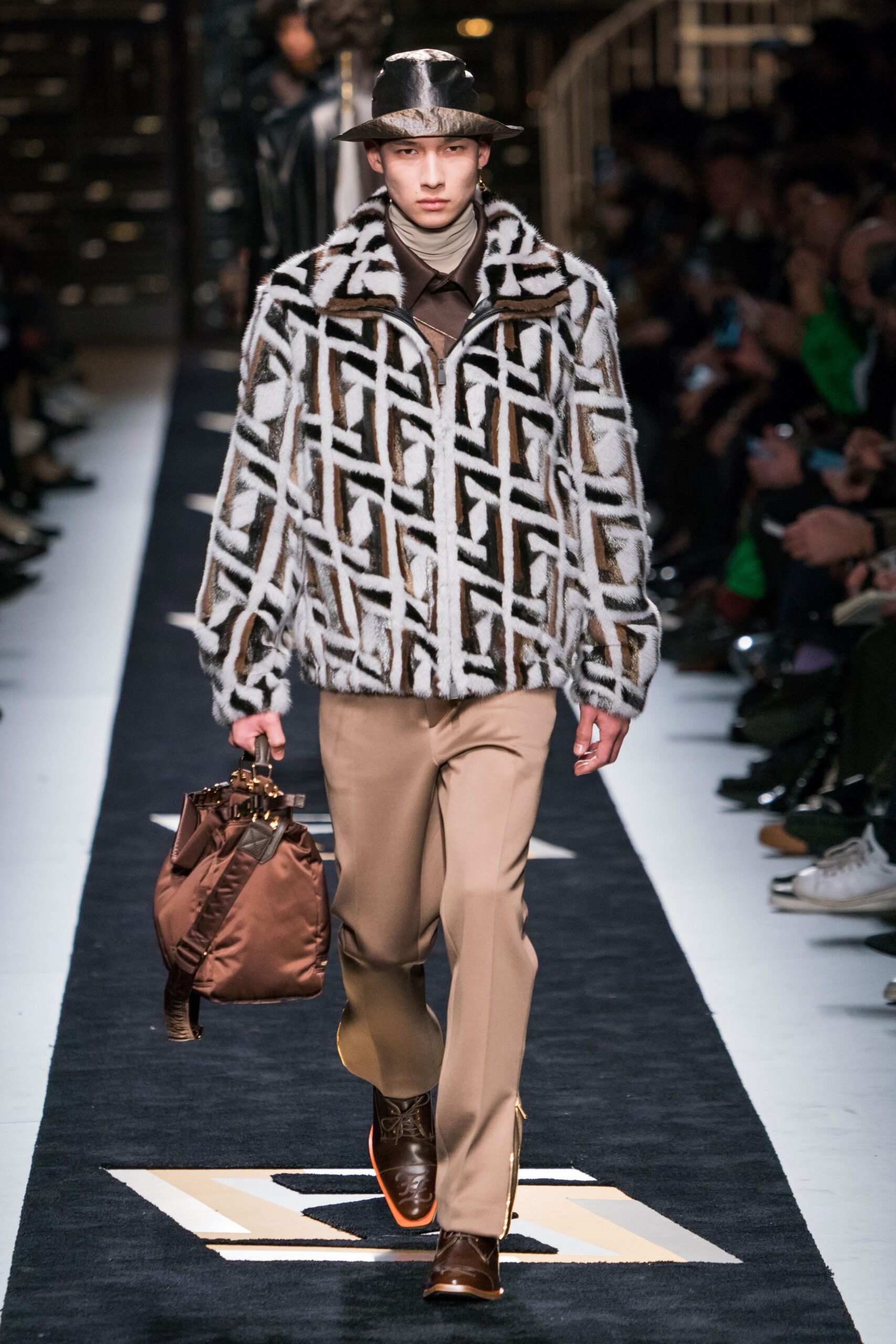 Fendi F/W 19 Menswear Look 14