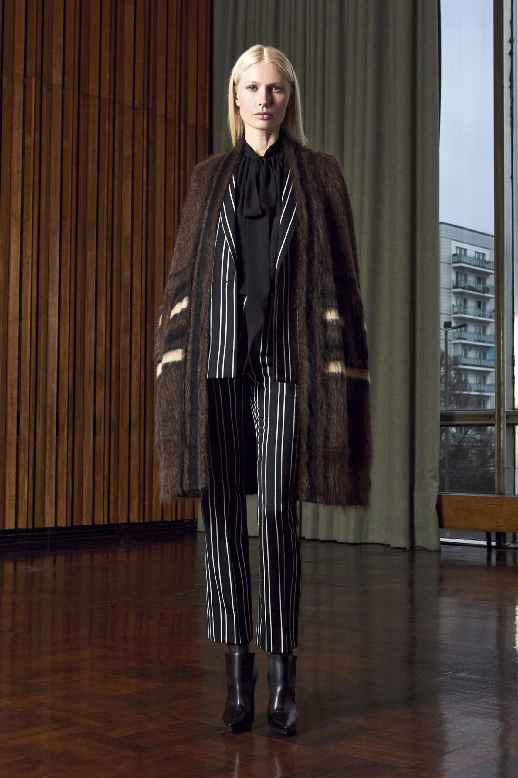 Givenchy F/W 16 Look 4
