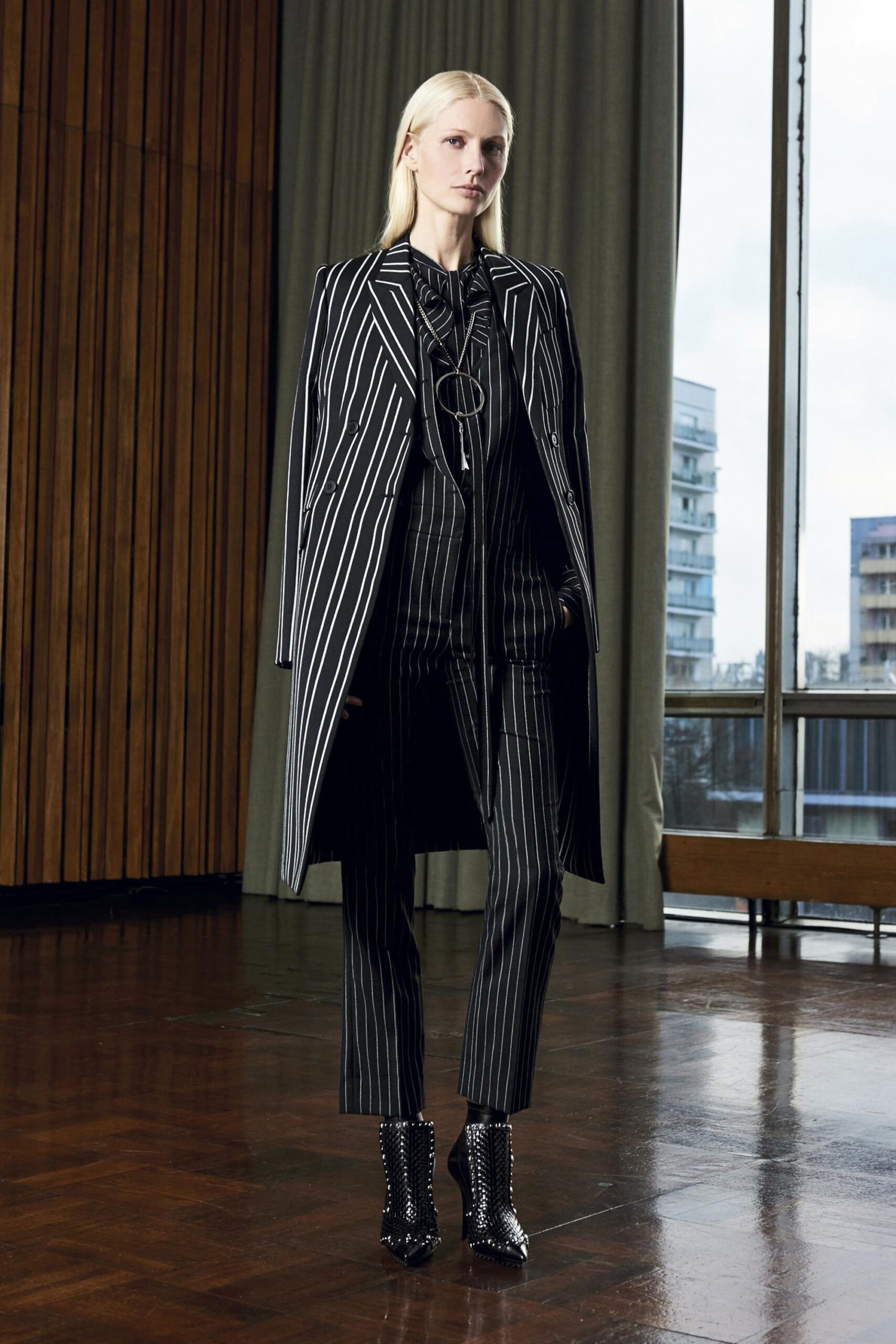 Givenchy F/W 16 Look 6